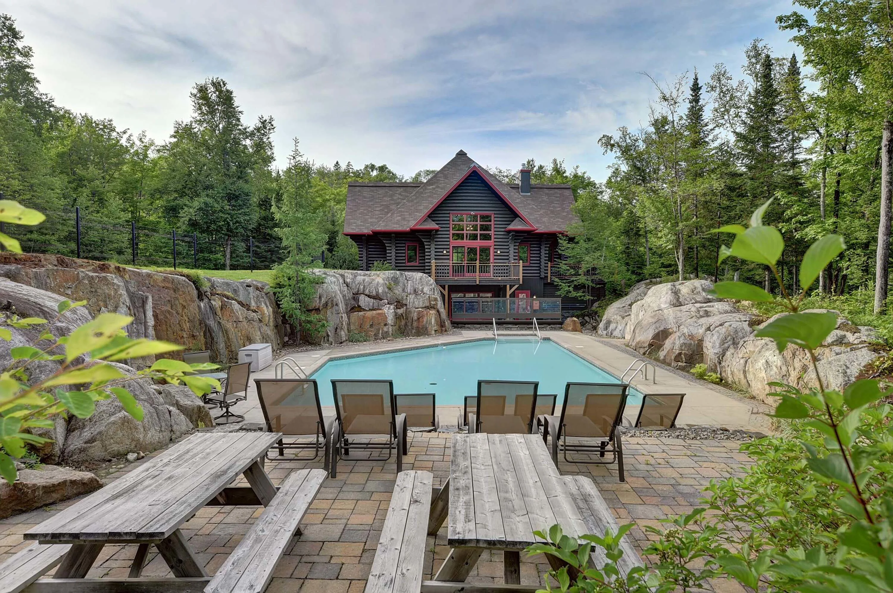 10 Chemin du Lac-Cache, Near Mont-Tremblant, Quebec J0T 1R0, Canada - 1-16-chemin-du-lac-cache-la-macaza-quebec21_hbayqr