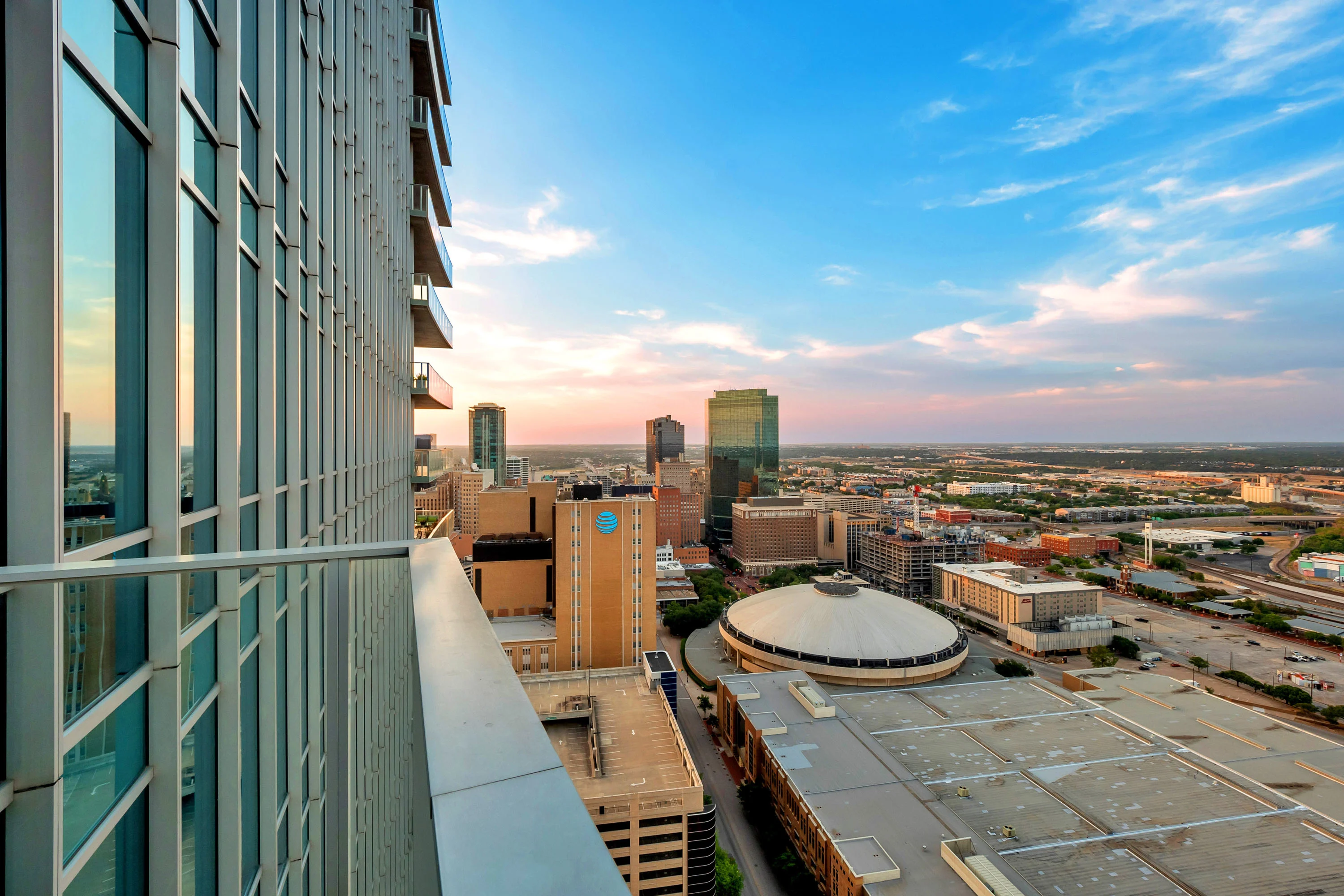 1301 Throckmorton Street #2703, Fort Worth, Texas 76102 - 1301_Throckmorton_St_APT_2703_25_mdvyhn