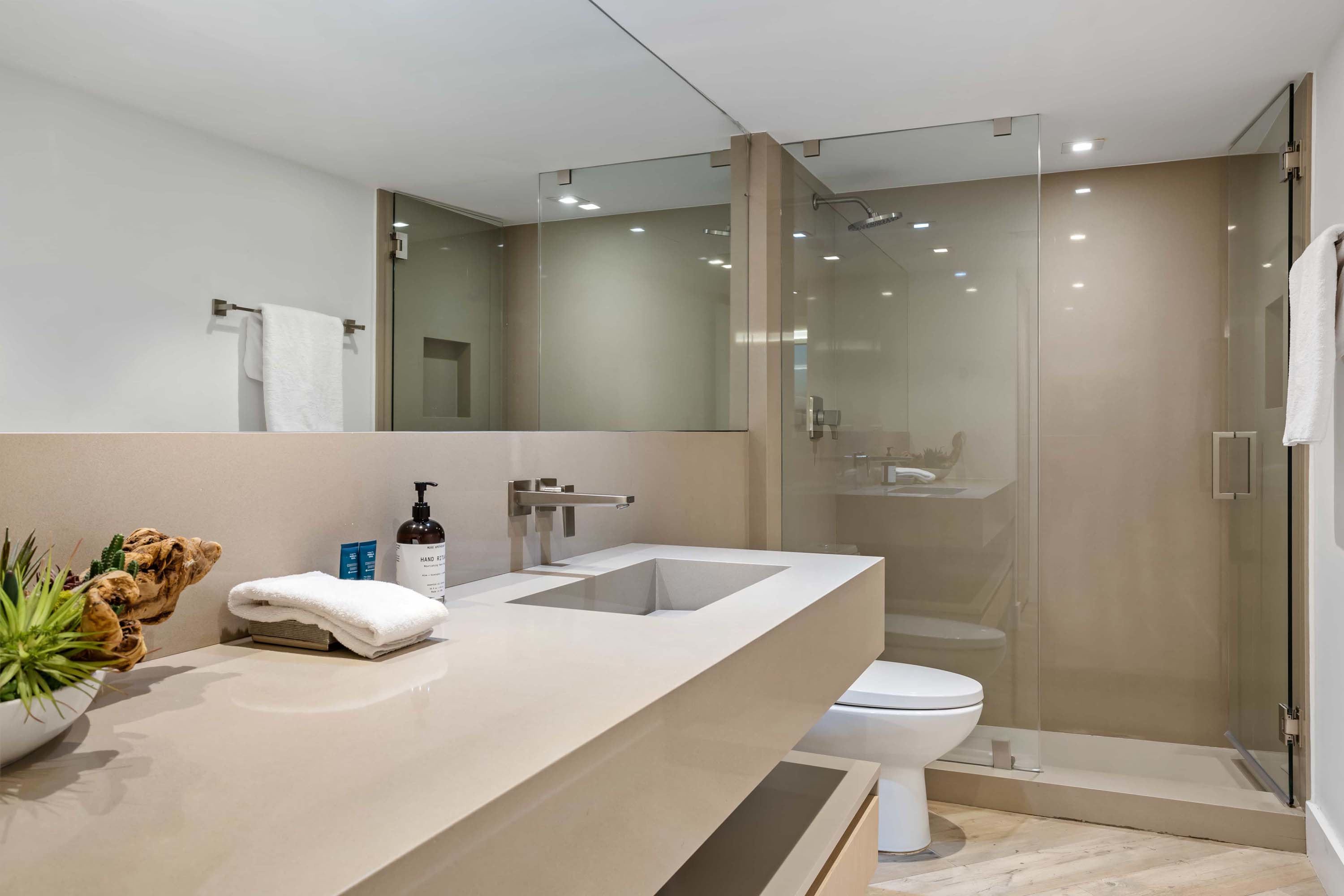 17 2301 Collins Ave Apt 1432 - Luxury Real Estate - Concierge Auctions