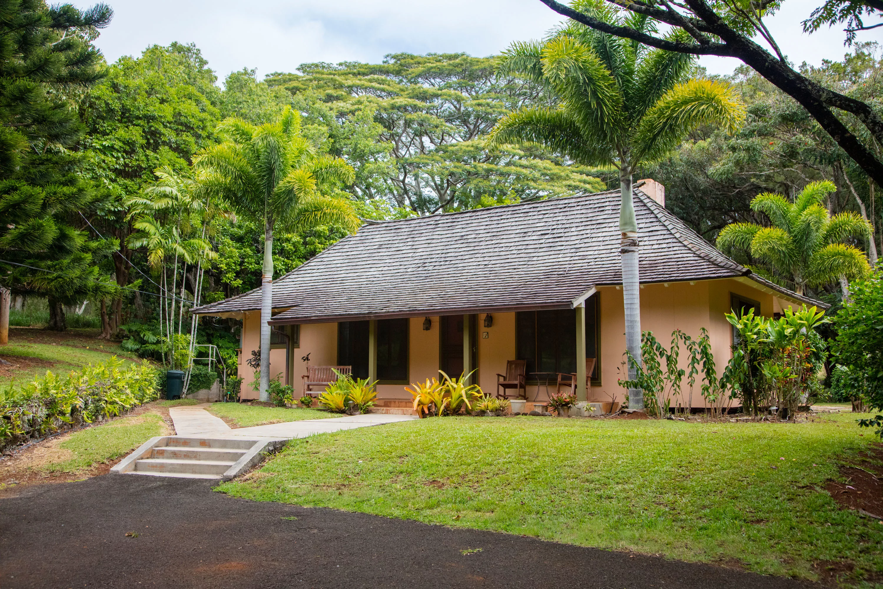 Olu Pua Gardens, Kauai, Hawaii  - olu-pua-gardens-kalaheo-kauai-hi-16-22-22-27-2727_eudv1s