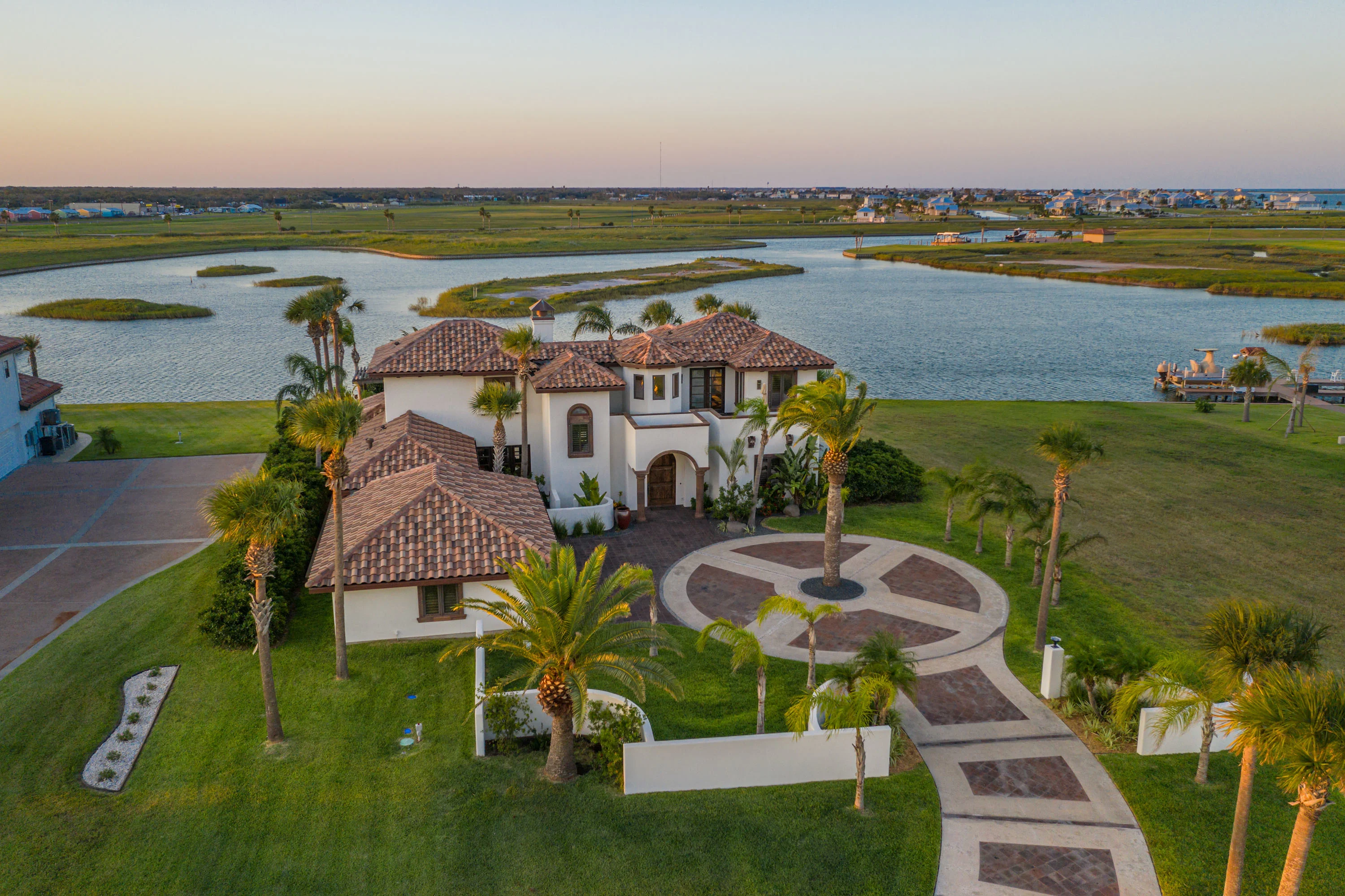 16 La Buena Vida Drive, Rockport, Texas Coast, Texas 78336 - casa-mombasa-16-la-buena-vida-drive-aransas-pass-texas30_ntjg8w