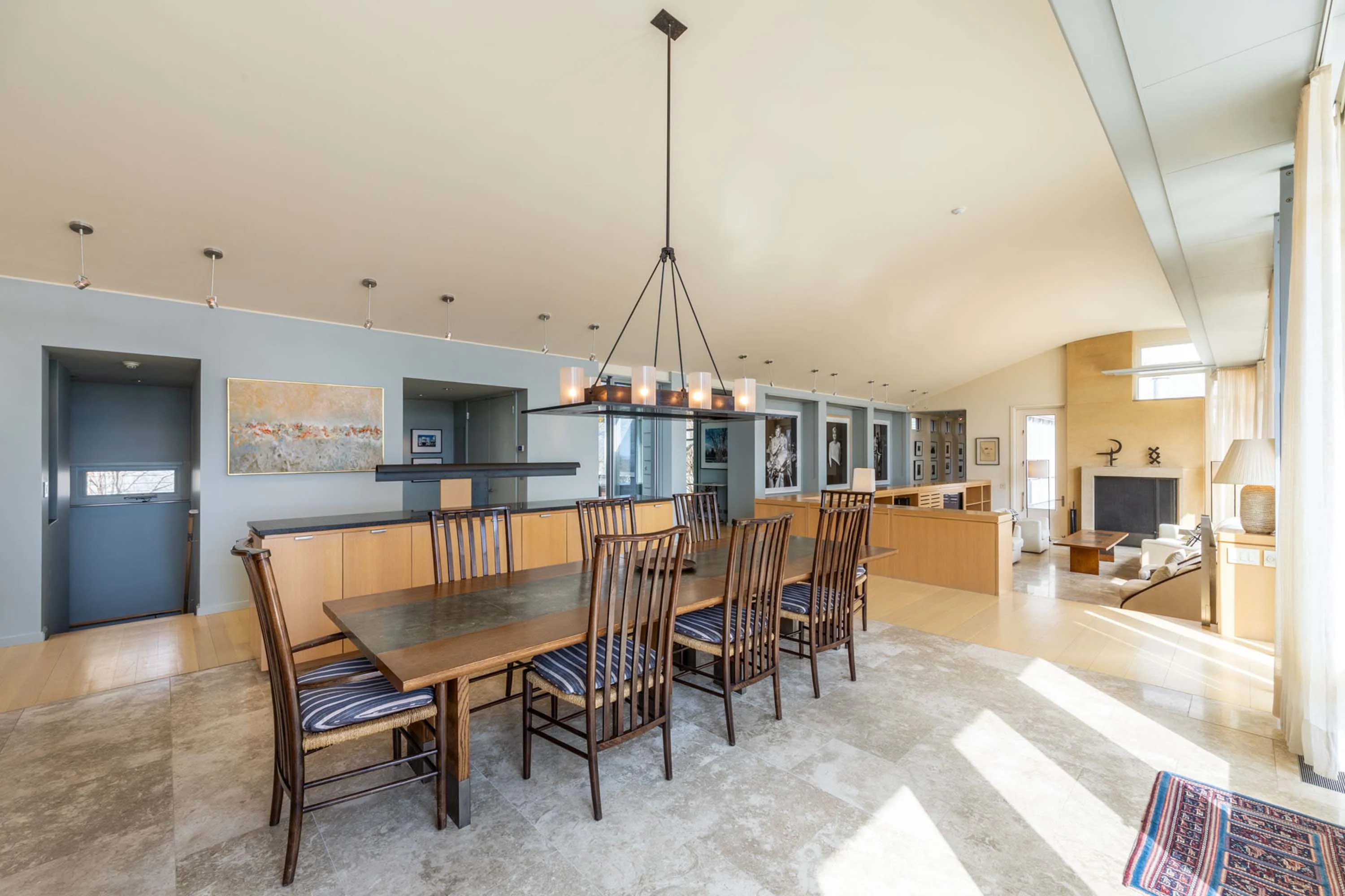 Chilmark House | 8 Snail Road, Chilmark, Martha's Vineyard, Massachusetts 02535 - 12_-_Dining_room_2_ssljfn