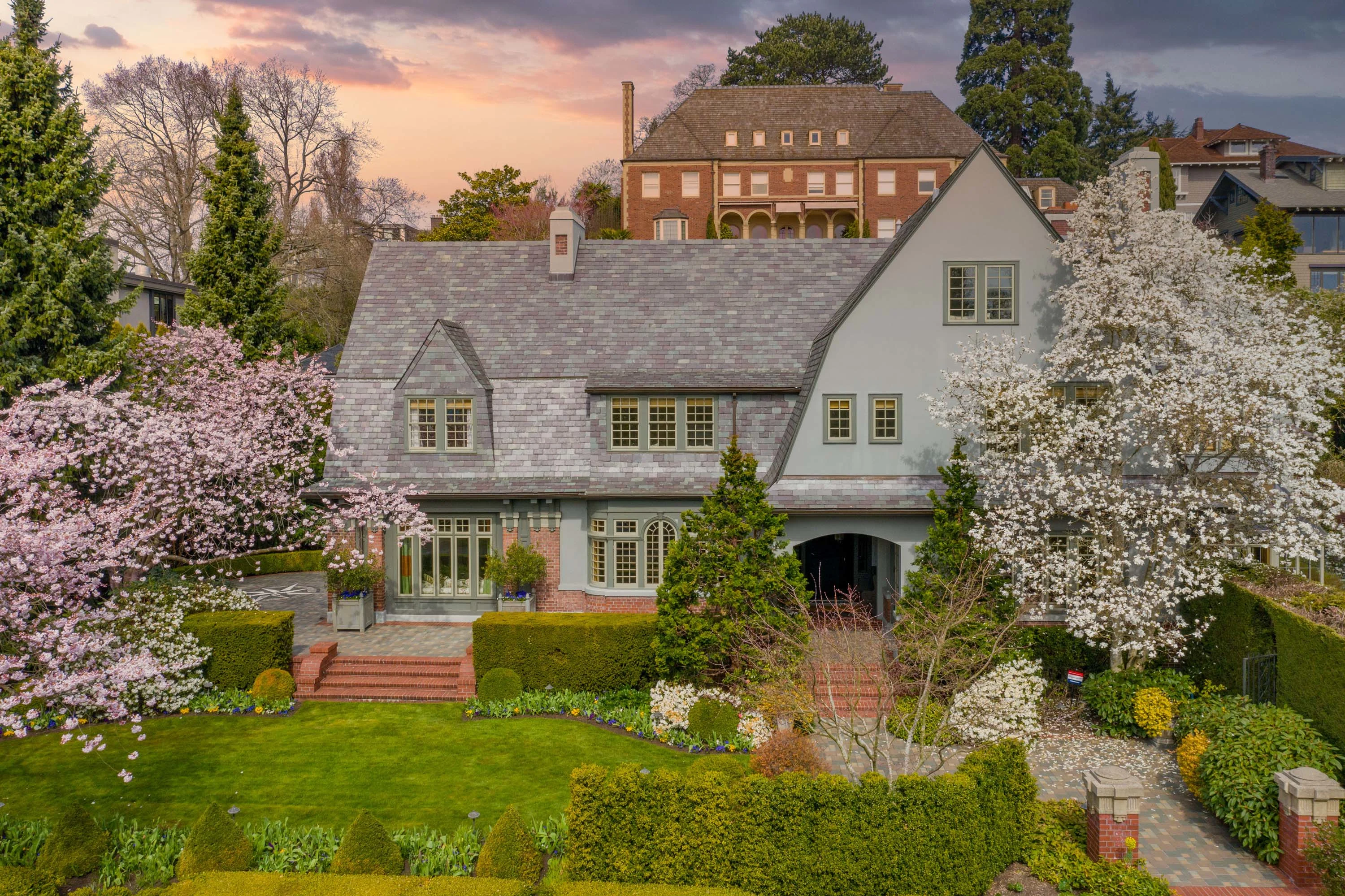 618 West Highland Drive, Seattle, Washington 98119 - 618-west-highland-drive-seattle-washington02_fdrsj2