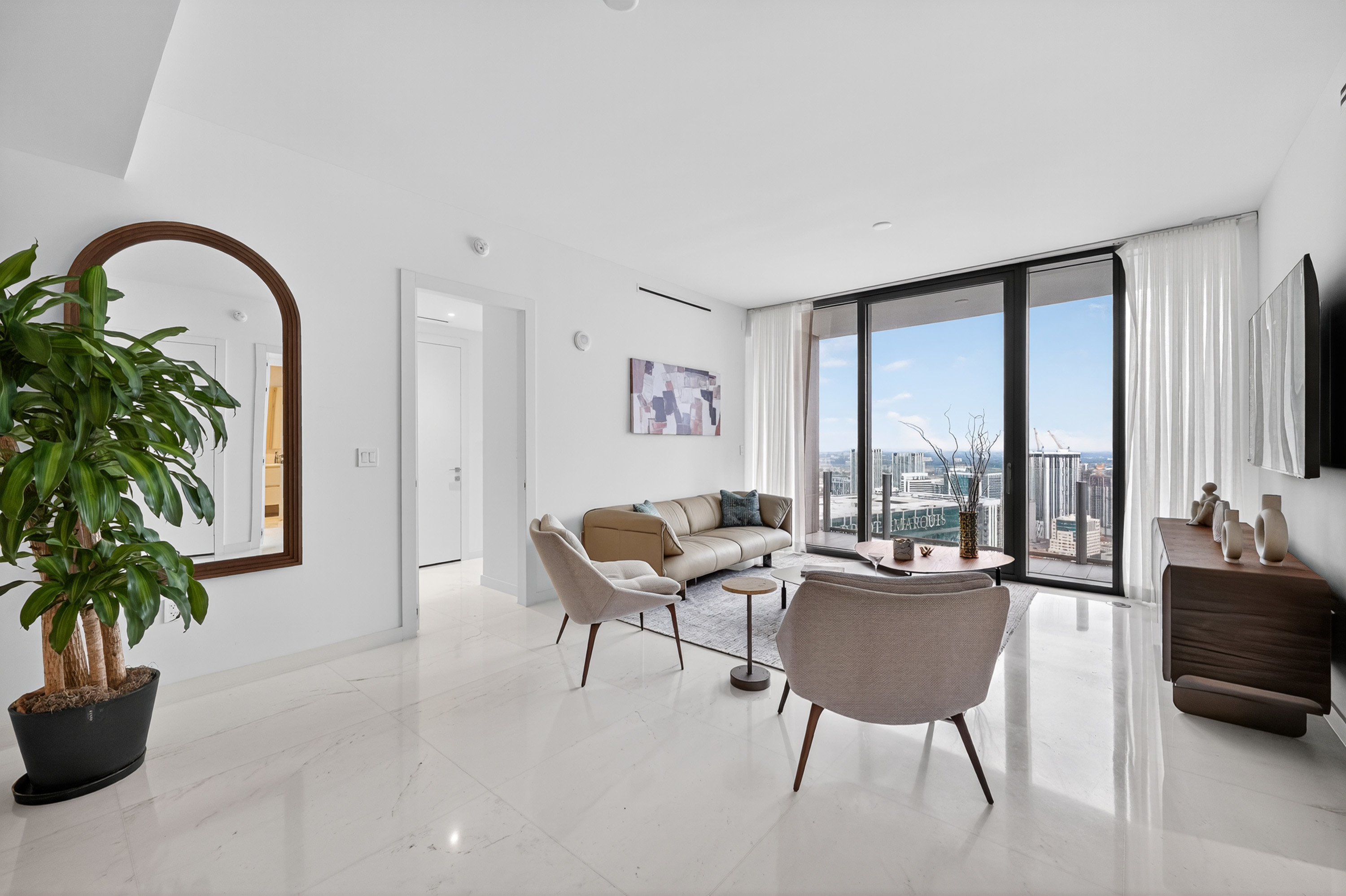 009 300 Biscayne Boulevard Way