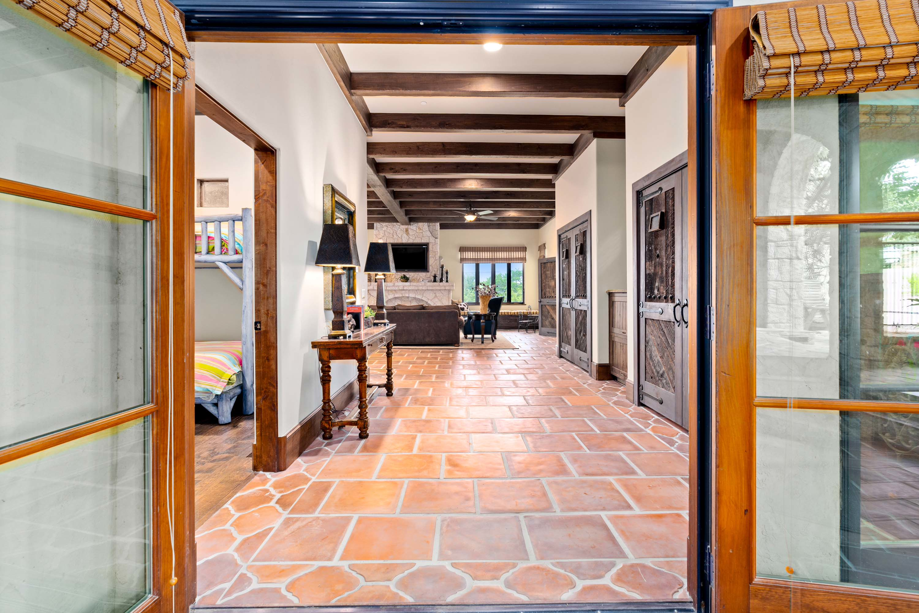 07 1011 Lakeview Point Drive - Luxury Real Estate - Concierge Auctions