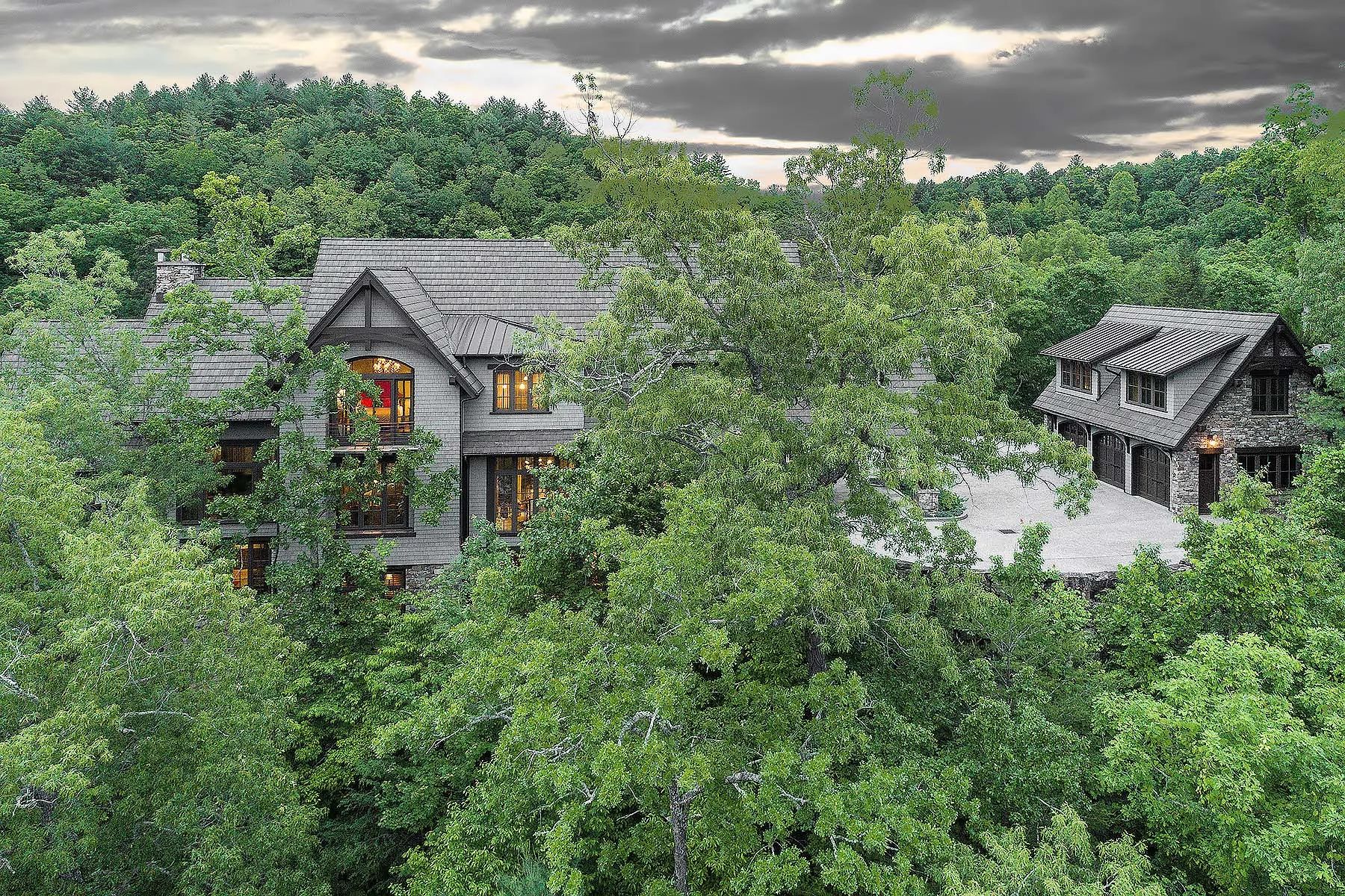410 Lakewood Drive, Smoky Mountains, North Carolina 28713 - 410-lakewood-drive-bryson-city-north-carolina39_lymnma