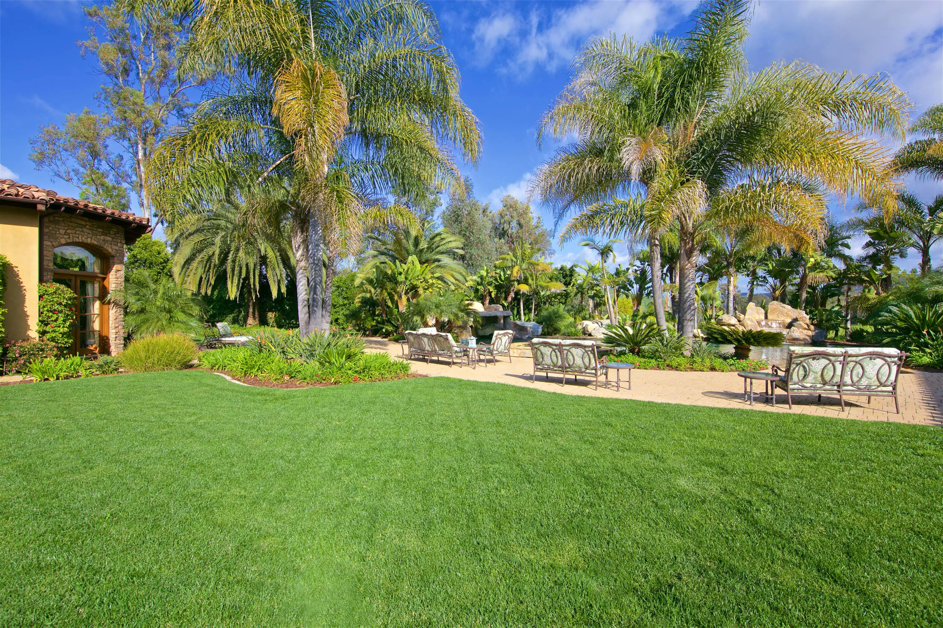 6064 Avenida Cuatro Vientos, Rancho Santa Fe, California 92067 - 6064_Avenida_Cuatro_Vientos_Rancho_Santa_fe_CA39_kp4jxv