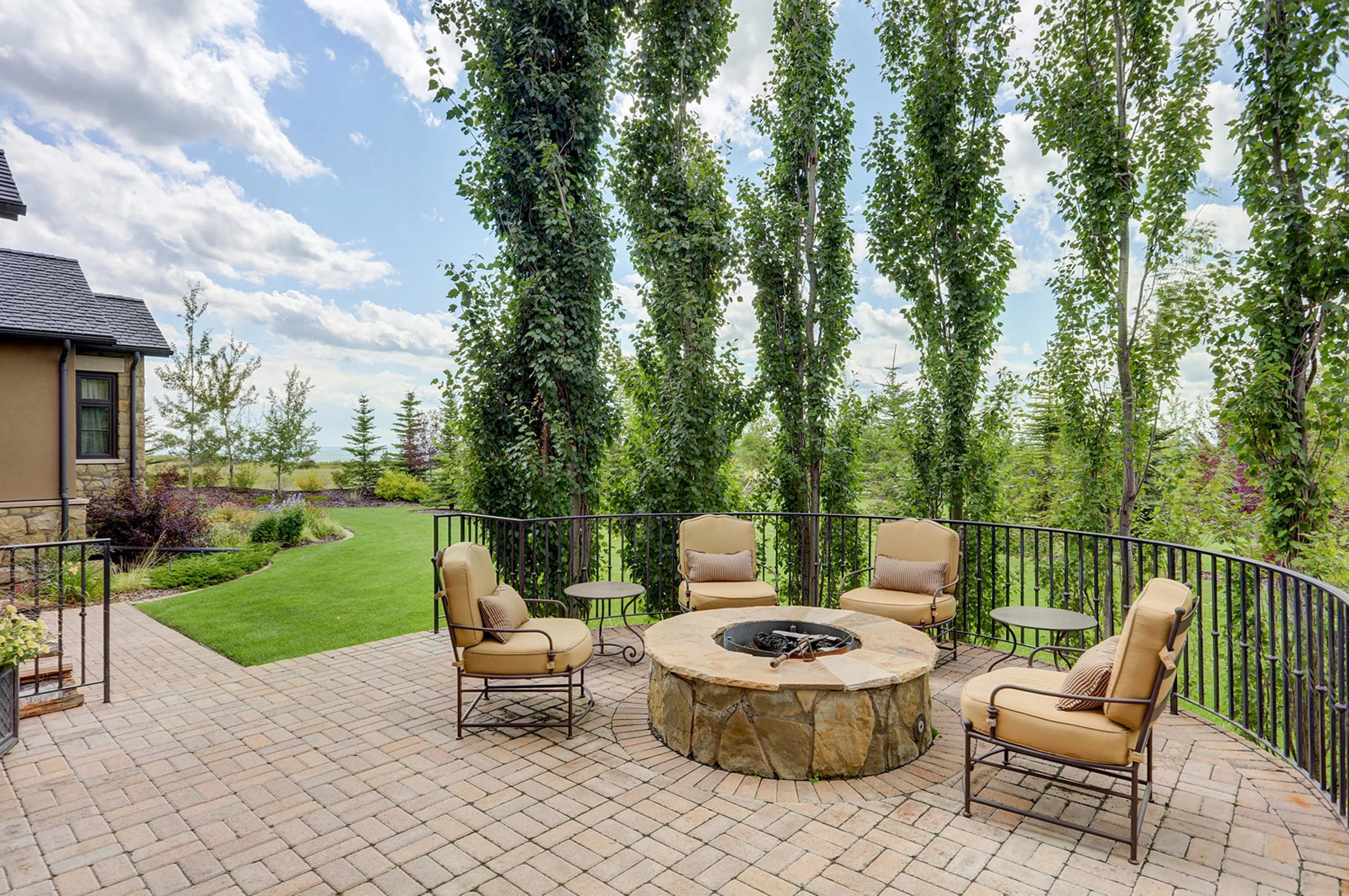 209 Pinnacle Ridge Place SW, Calgary, Alberta, Alberta T3Z 3N8, Canada - 209-pinnacle-ridge-place-rural-rocky-view-county-alberta-canada55_mtwdey