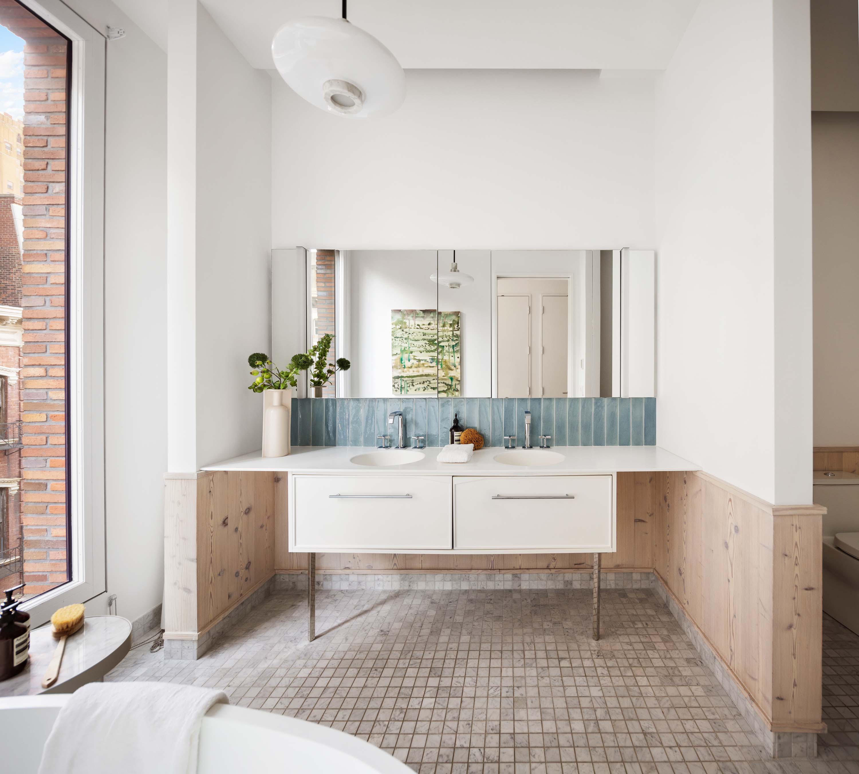 Photo inspiration: Curated Concierge Auctions Rare Boutique Tribeca Penthouse In New York City Gallery View 34