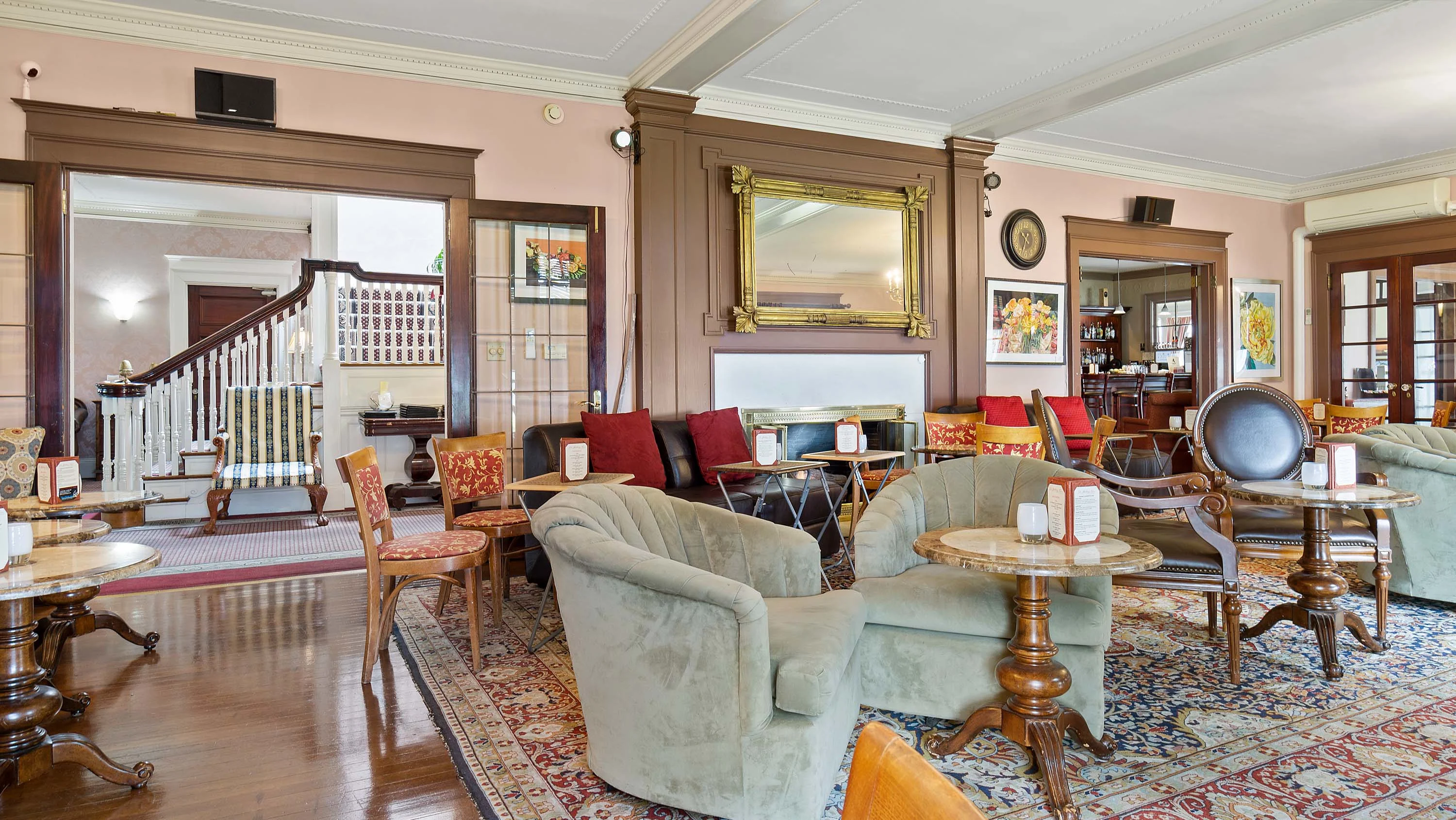 51 Walker Street, The Berkshires, Massachusetts 01240 - gateways-inn-51-walker-street-lenox-massachusetts05_bc7bjj