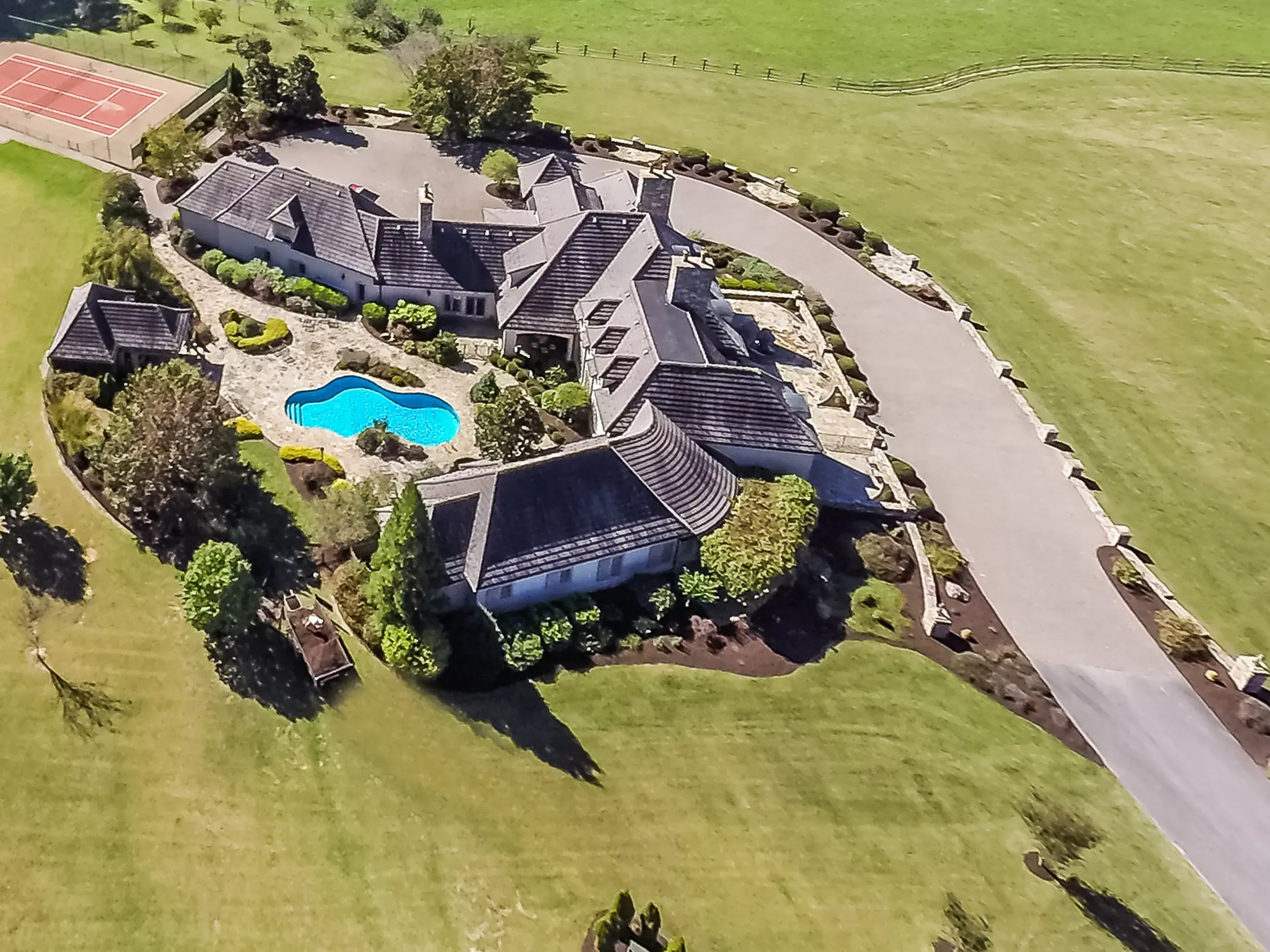 16308 Old Jonesboro Road, Bristol, Virginia 24202 - 16308-old-jonesboro-road-bristol-va-luxury-real-estate-20_ypfv68