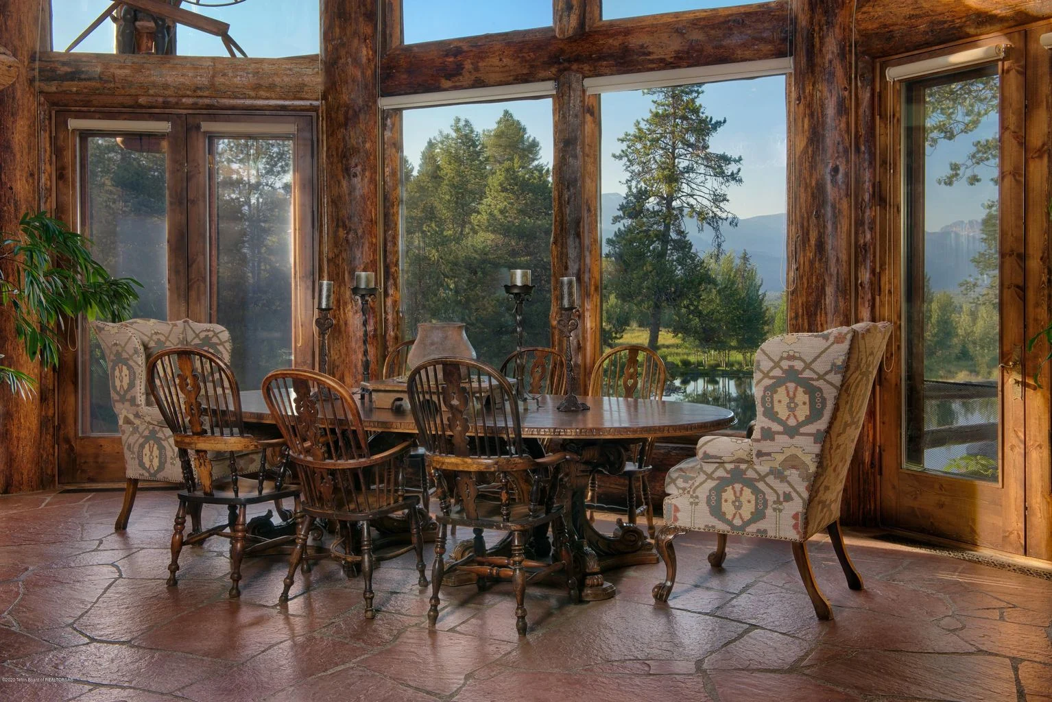 Singing Trees | 3355 South Fall Creek Road, Wilson, Jackson Hole Area, Wyoming 83014 - 15_-_Dinign_room_uusln1