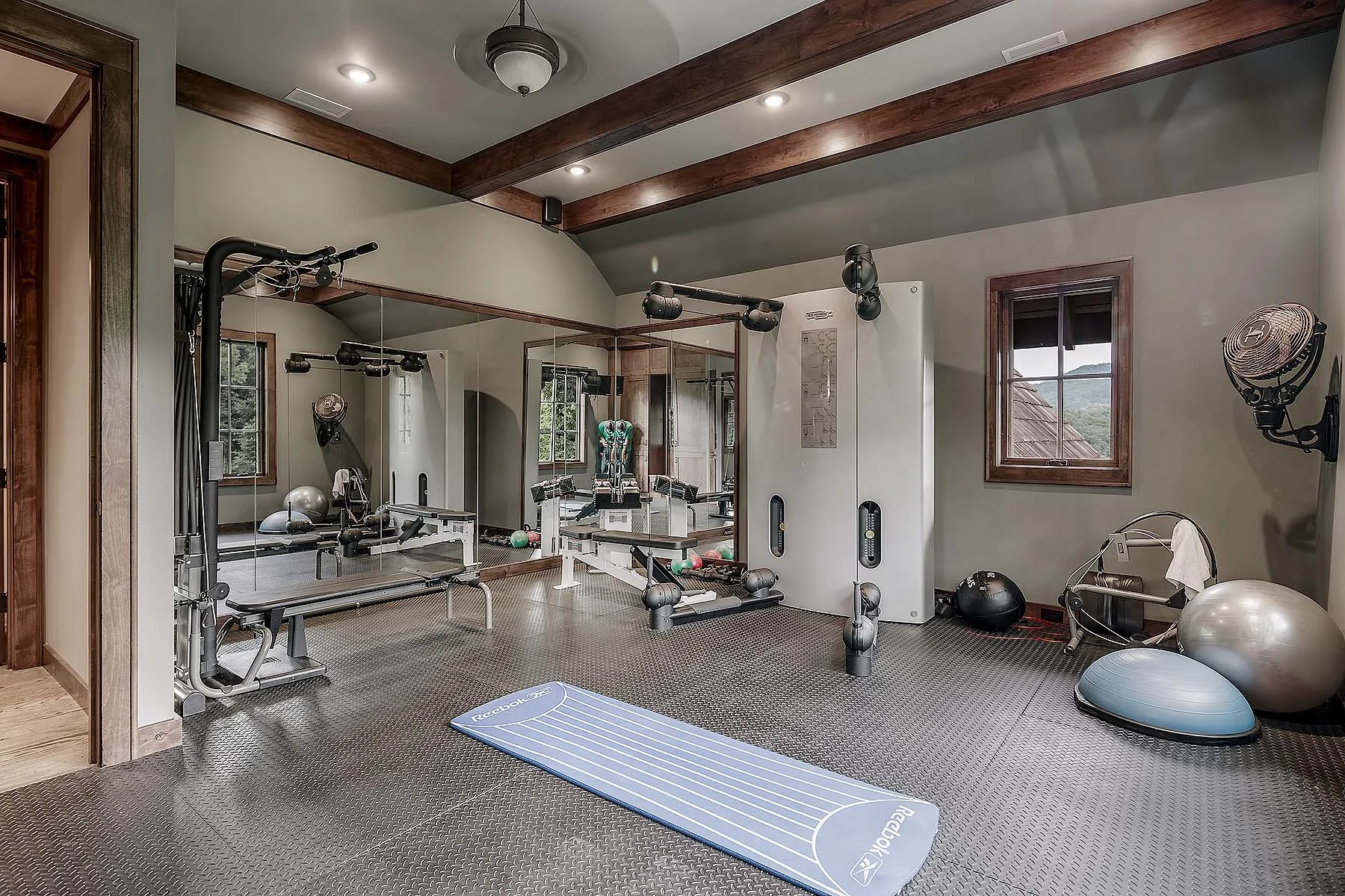 410 Lakewood Drive, Smoky Mountains, North Carolina 28713 - 410-lakewood-drive-bryson-city-north-carolina34_hmdfgw