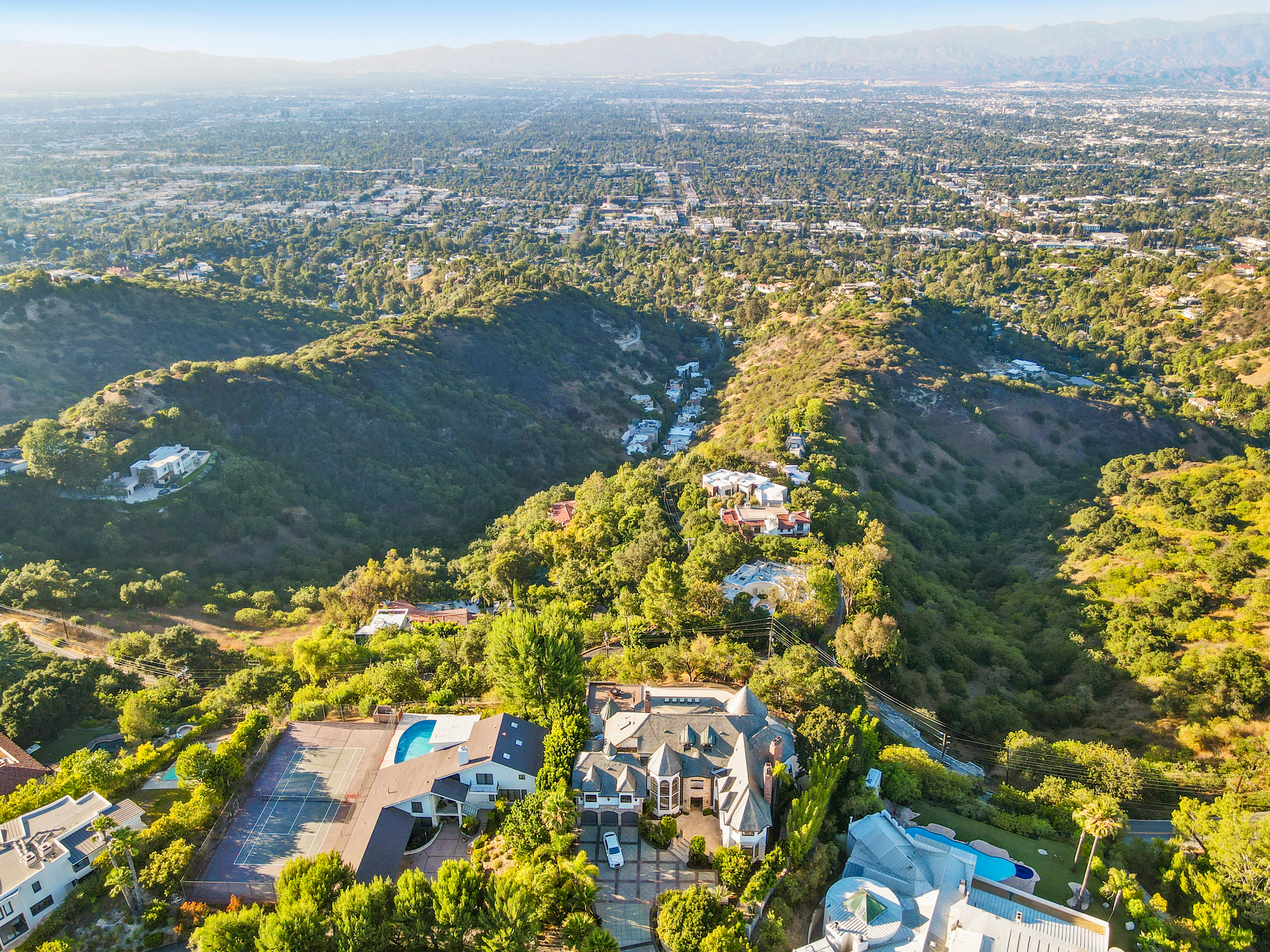 02 13320 Mulholland Drive - Luxury Real Estate - Concierge Auctions