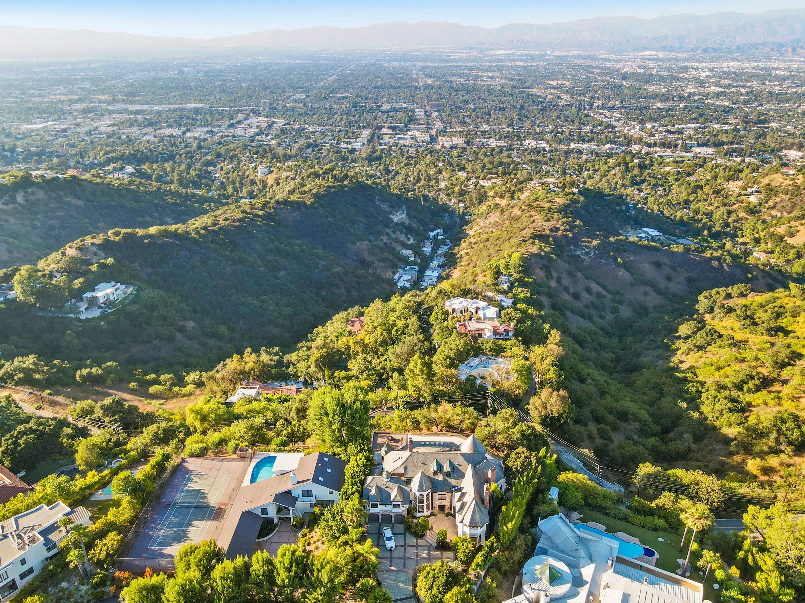 02 13320 Mulholland Drive - Luxury Real Estate - Concierge Auctions