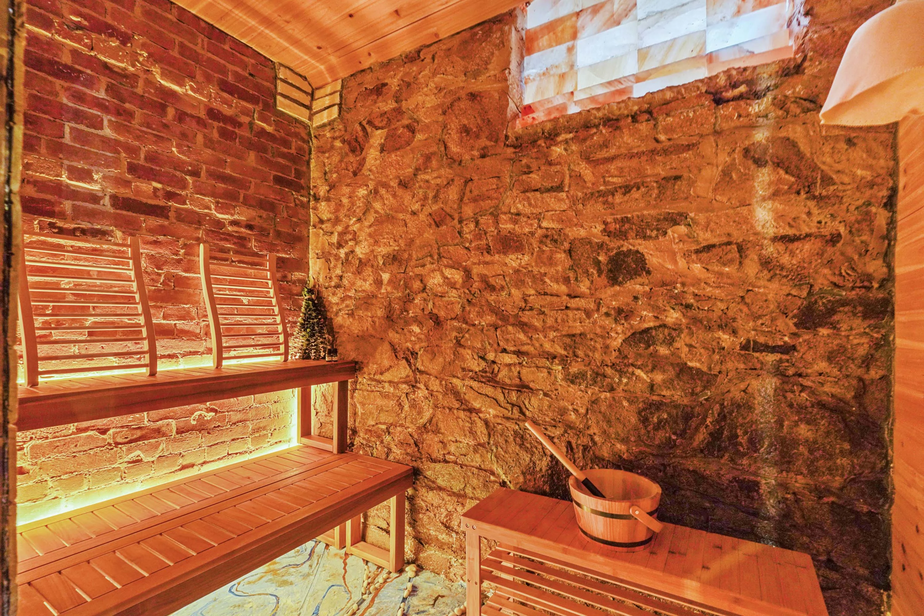43 Old Beach Road, Newport, Rhode Island 02840 - 34_43_Old_Beach_Rd_Newport_RI_fjyw8e