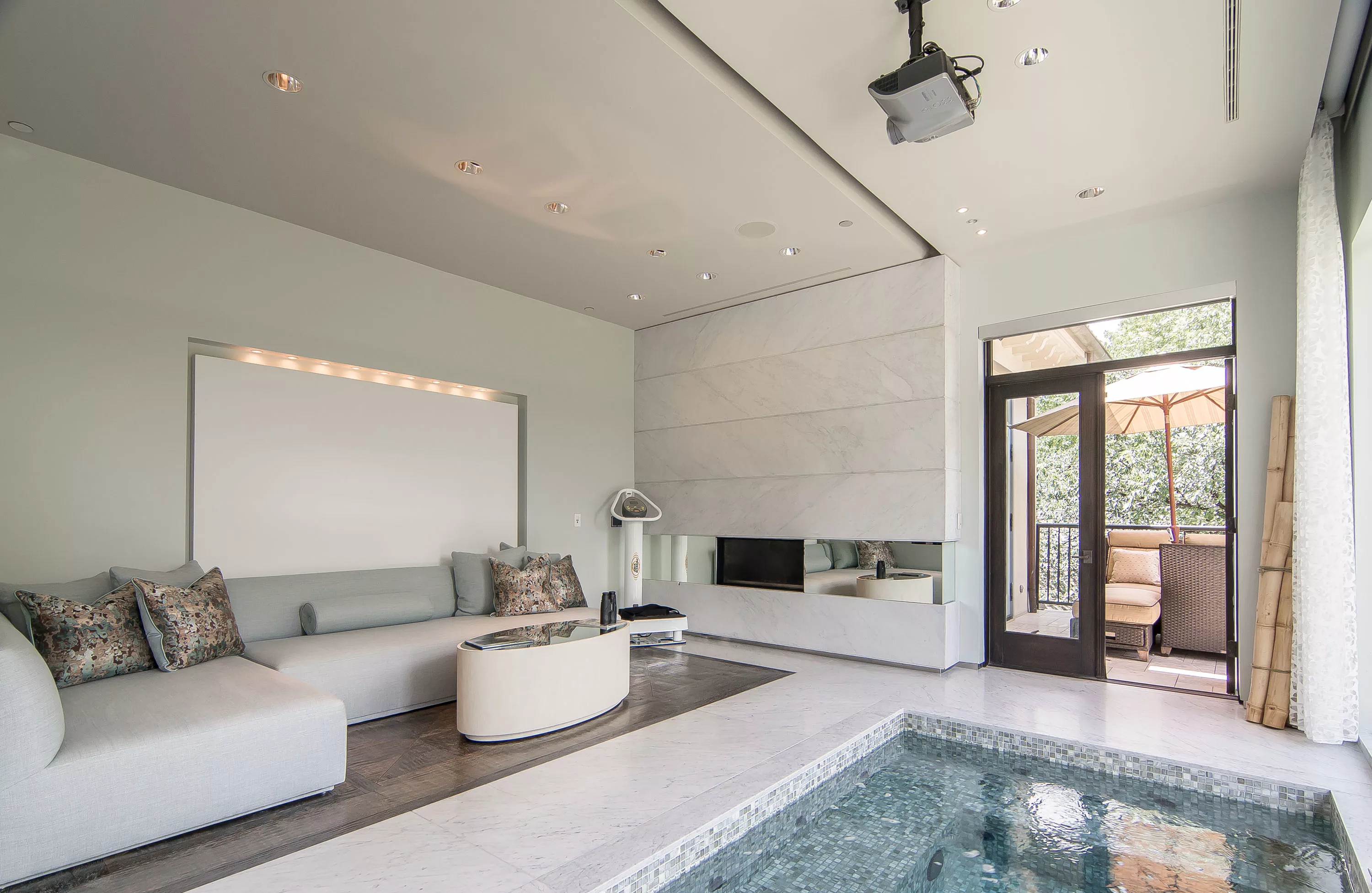 3816 Turtle Creek Drive, Dallas, Texas 75219 - 3816-turtle-creek-dr-dallas-tx-75219-16-28-17-31-3131_mjoyor
