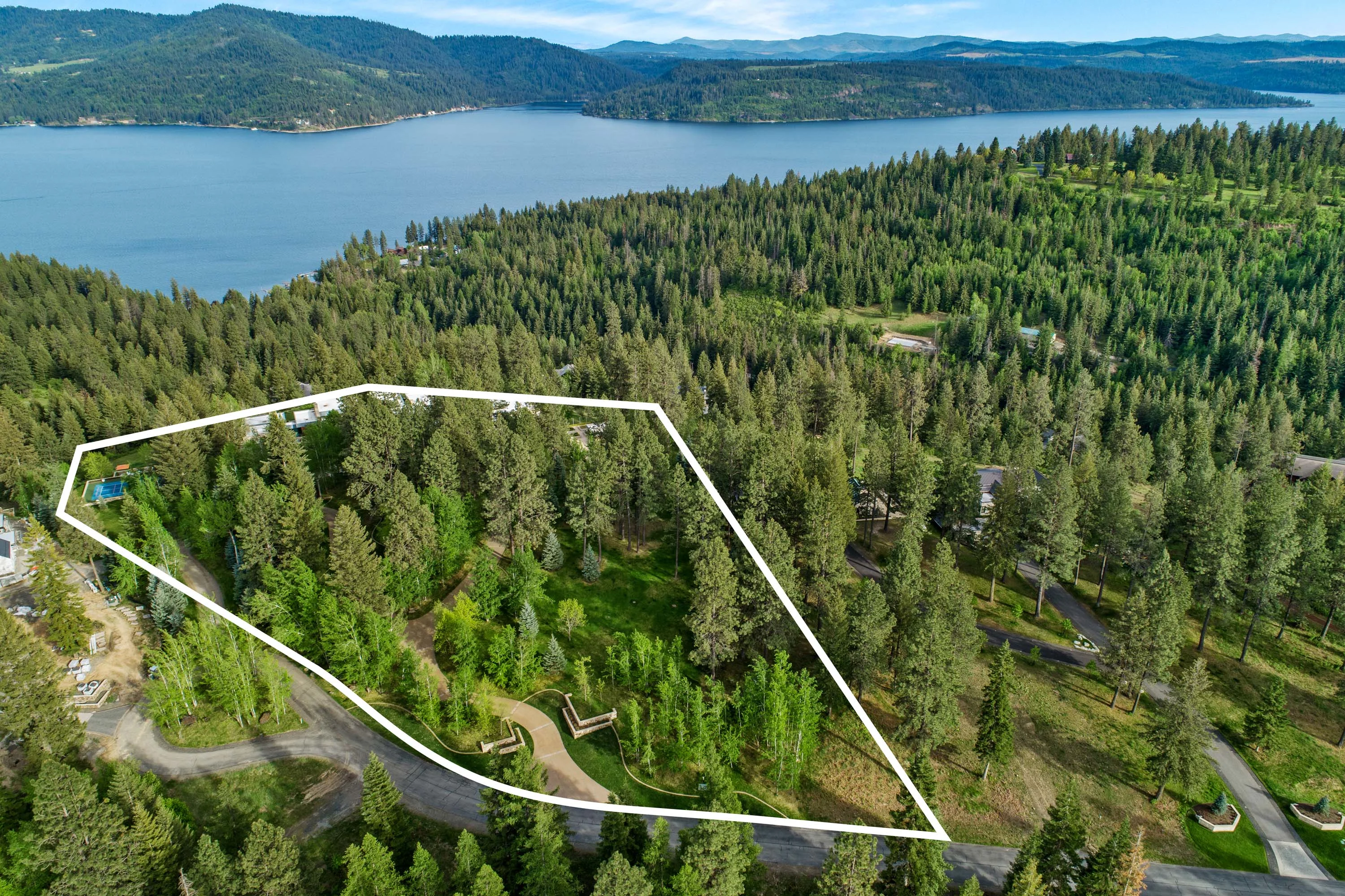 5468 West Carnelian Drive, Pynewoods Estate | The Golf and Lake Club at Black Rock, Coeur d'Alene, Idaho 83814 - 48_-_Aerial_5468WCarnellanDr-9_Outlined_xhvxov