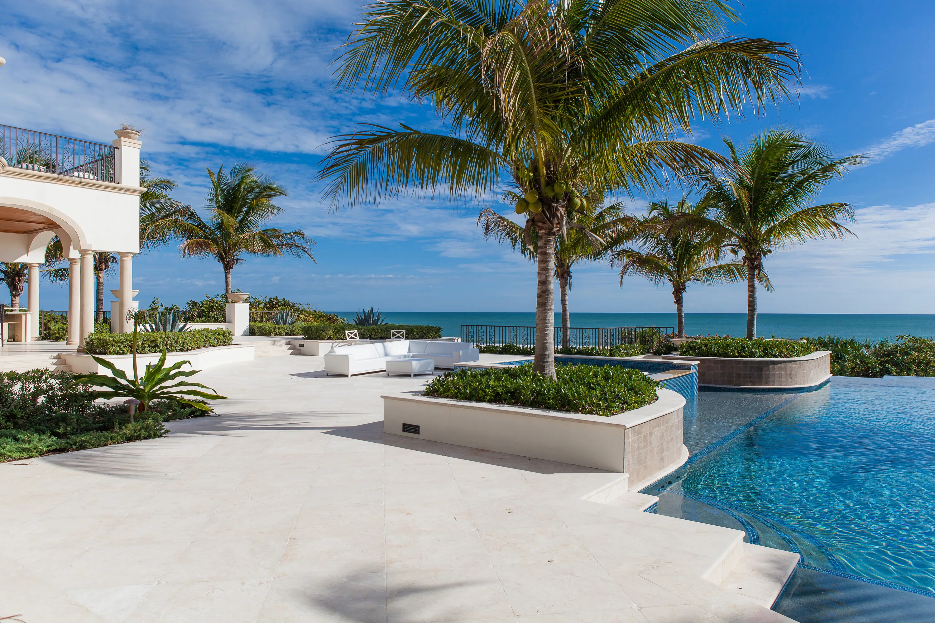 2460 S. Hwy A1A, Vero Beach, Florida 32963 - splendida-dimora-2460-s-hwy-a1a-luxury-real-estate-23_miiaqw