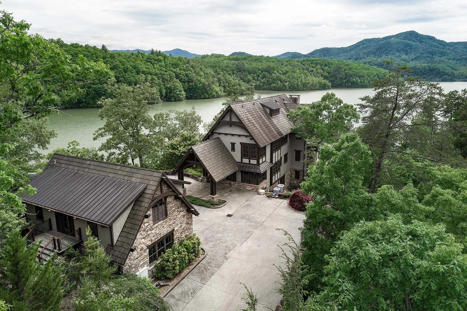 410 Lakewood Drive, Smoky Mountains, North Carolina 28713 - 410-lakewood-drive-bryson-city-north-carolina04_agfp5o