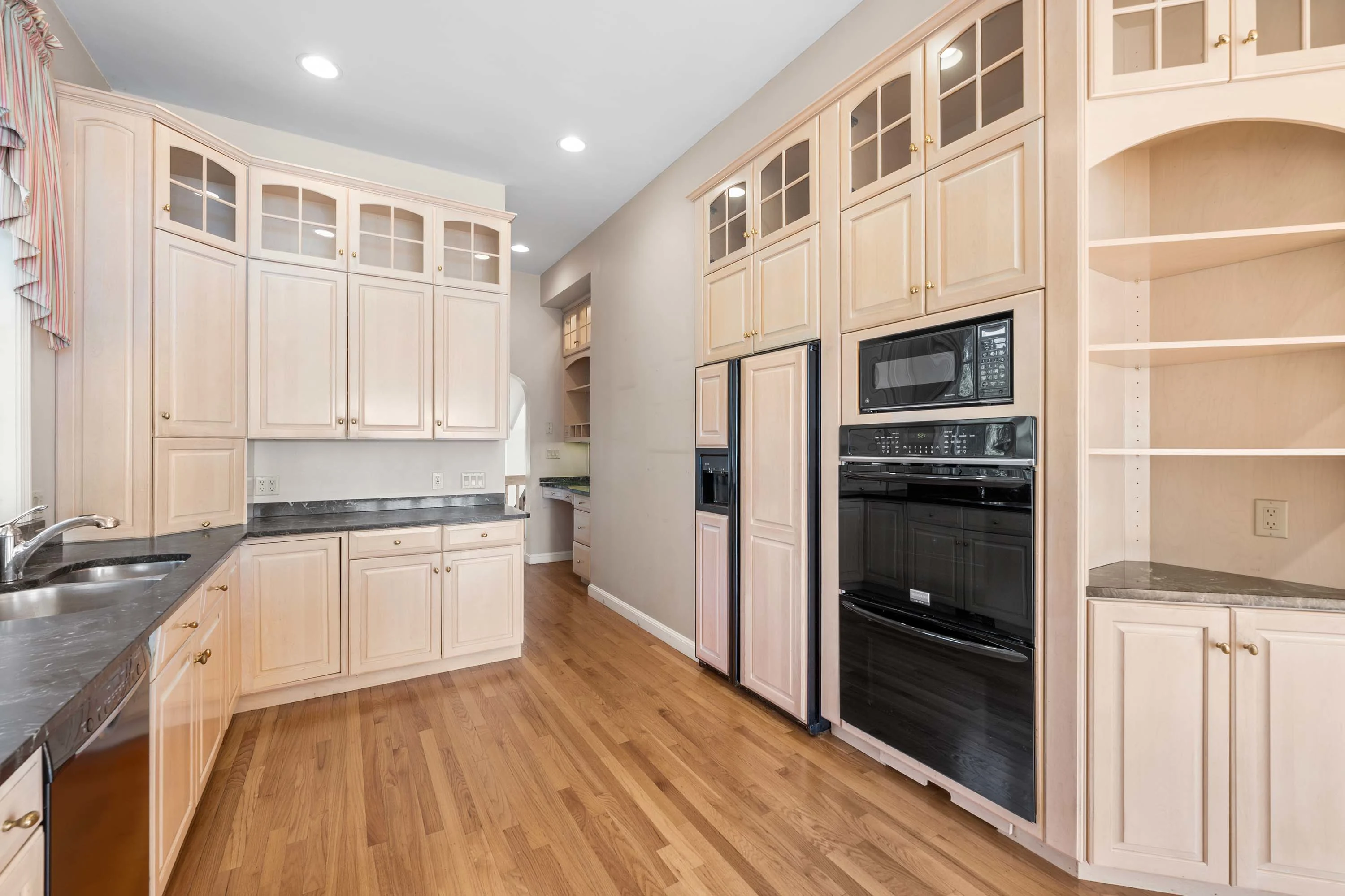 2 Foster Street, Marblehead Neck, North Shore Boston, Massachusetts 01945 - 15_-_2_Foster_St-Marblehead-MA-038_nyxmbo