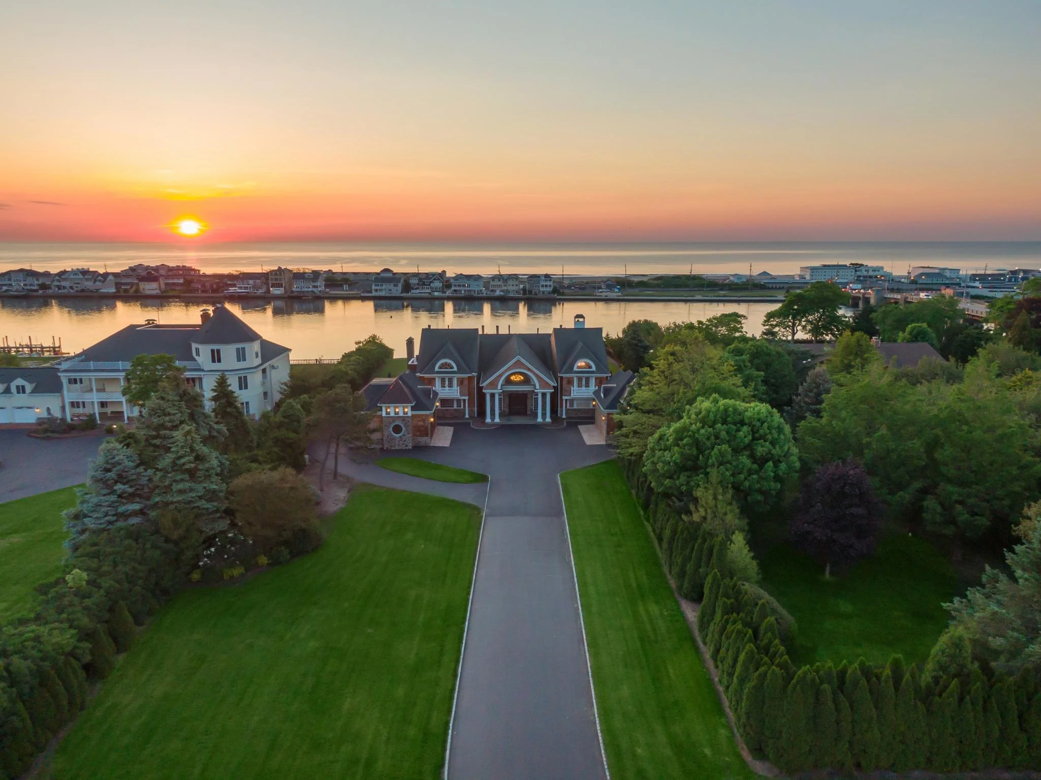 31 Ward Avenue, Rumson, New Jersey 07760 - 31-ward-avenue-drone-003_mxi1of