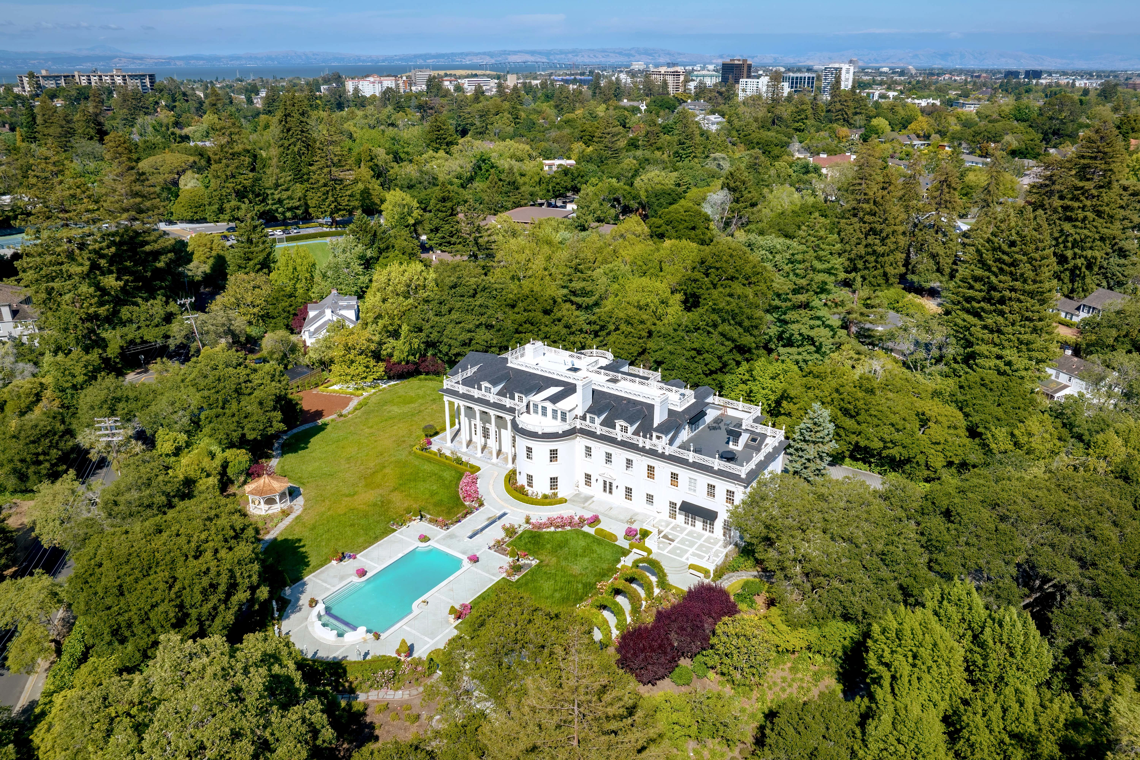 401 El Cerrito Avenue, Hillsborough, Silicon Valley, California 94010 - 401-el-cerrito-avenue-hillsborough-california32_fgwlmd