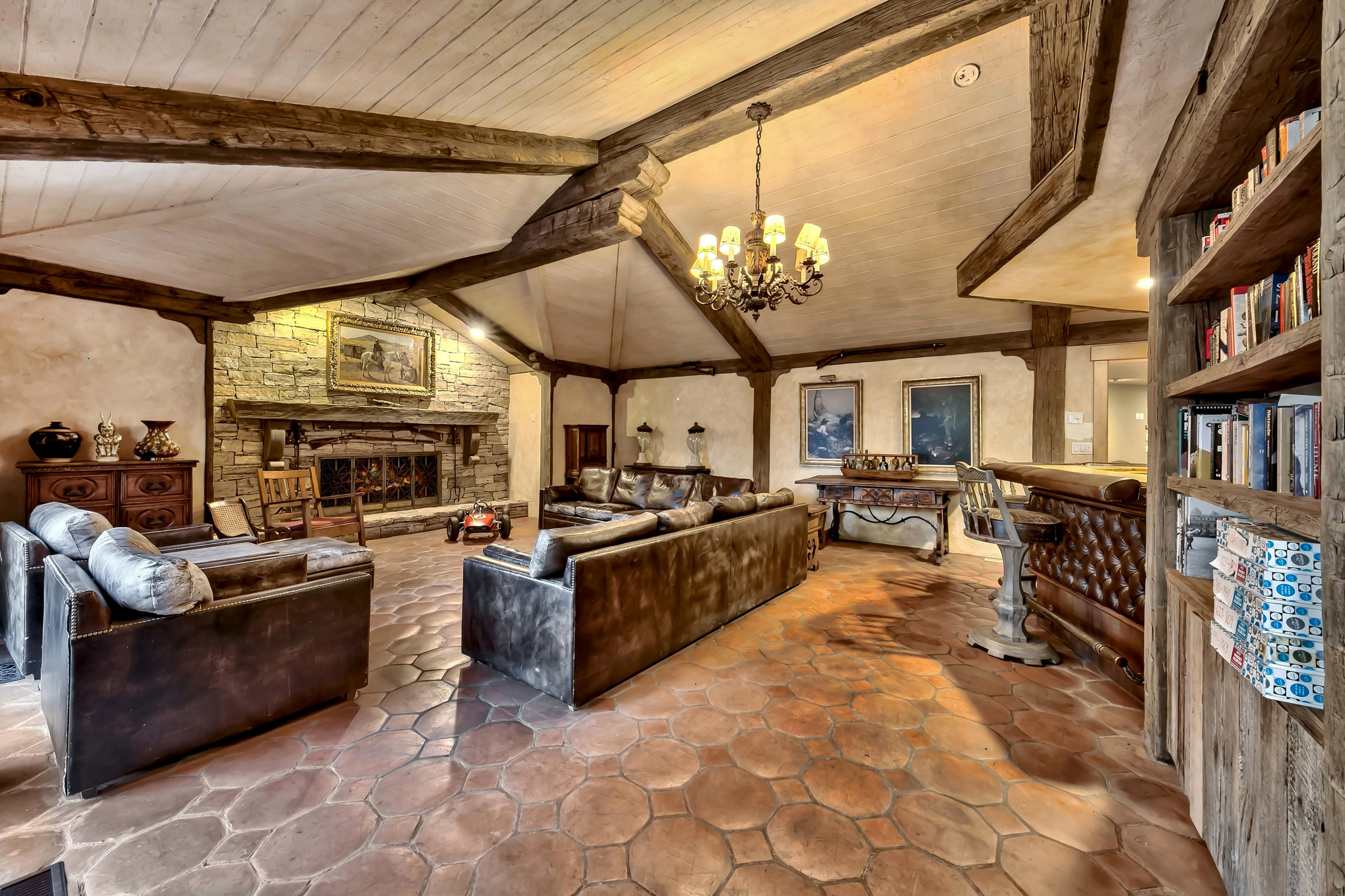 016 20 Cal Neva Drive