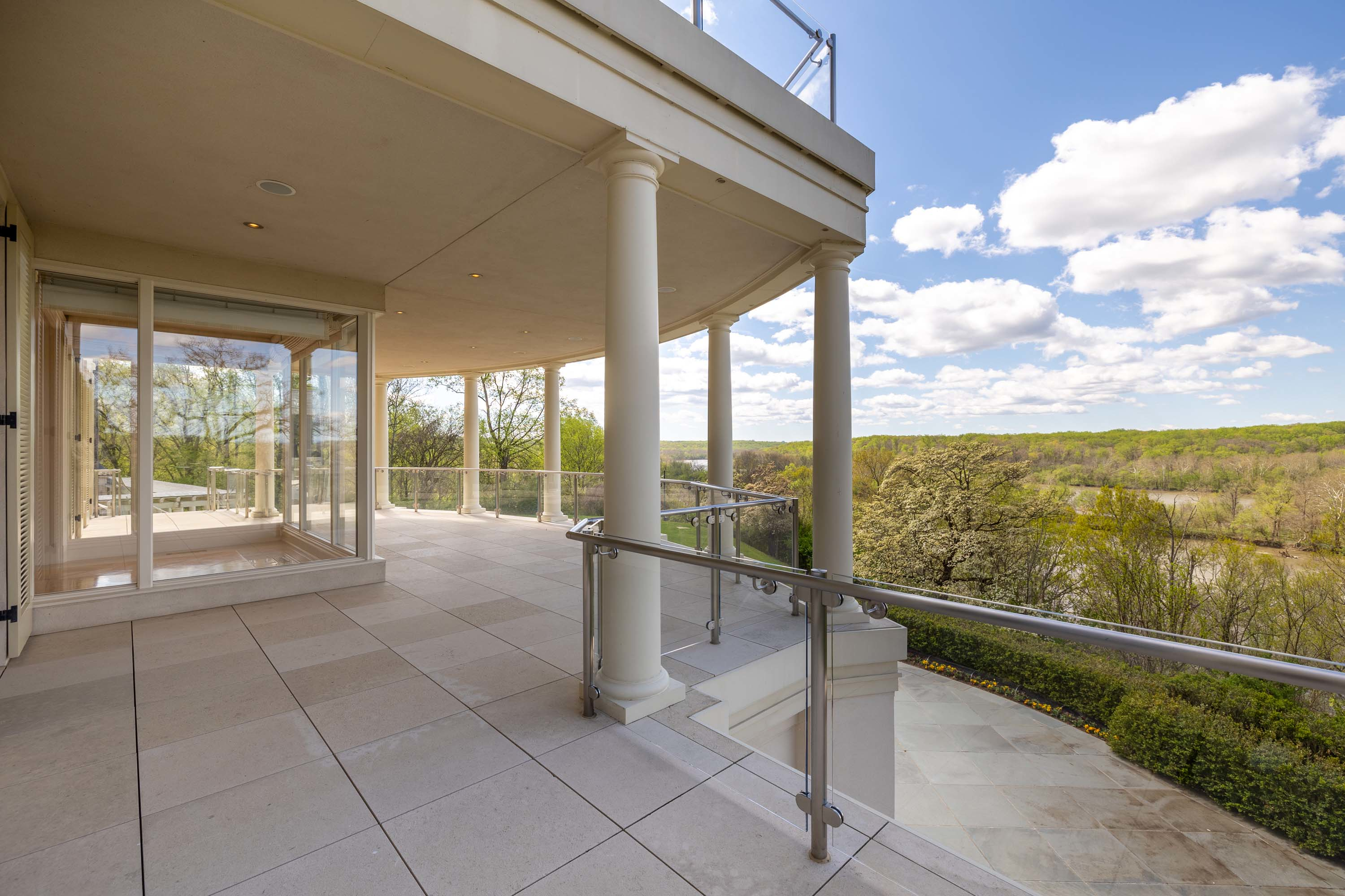 11 11900 River Rd, Potomac, MD 20854 - Luxury Real Estate - Concierge Auctions