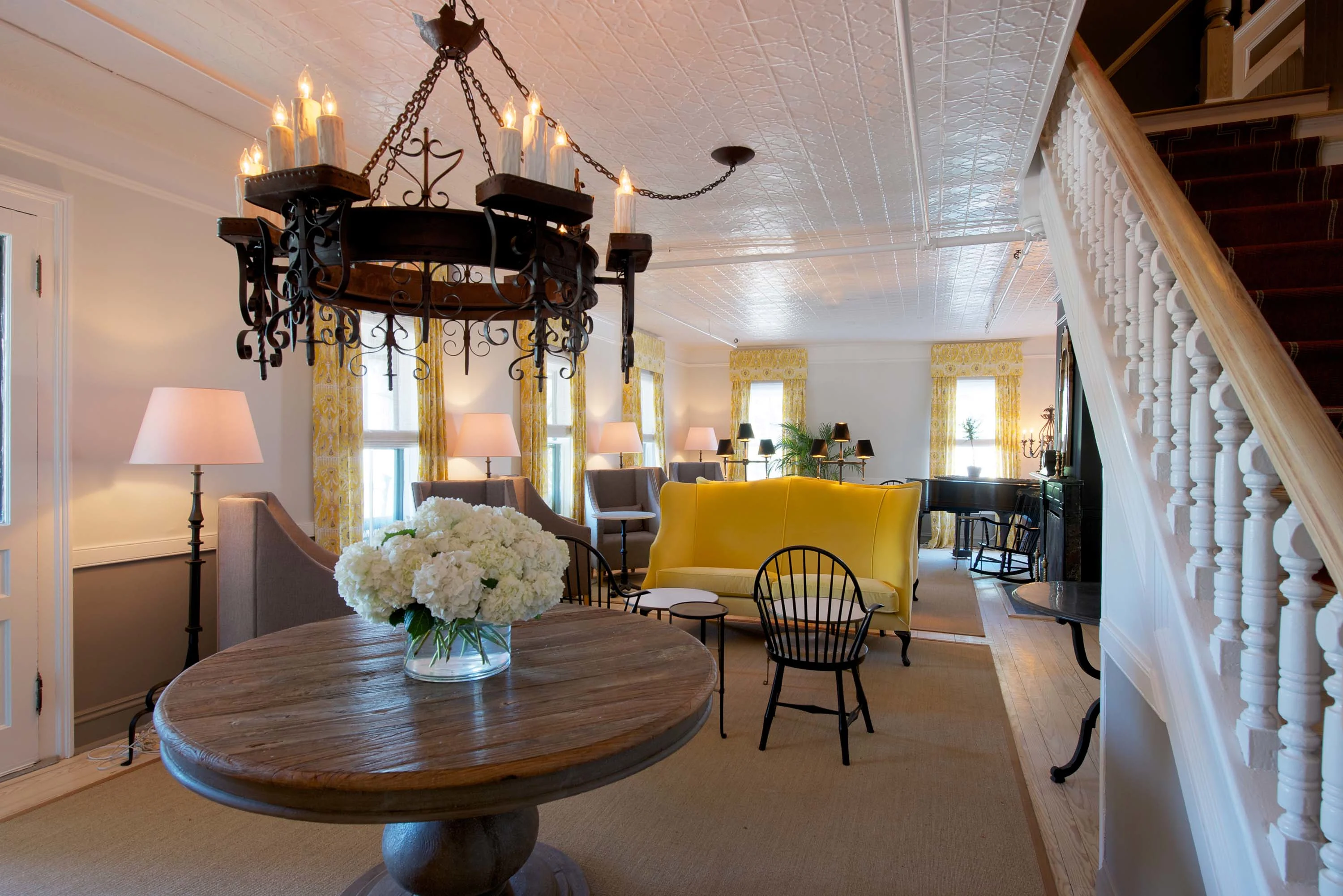 23 Grand Avenue, The Hamptons, New York 11965 - chequit-inn-23-grand-ave-shelter-island-heights-new-york03_rdqsbr