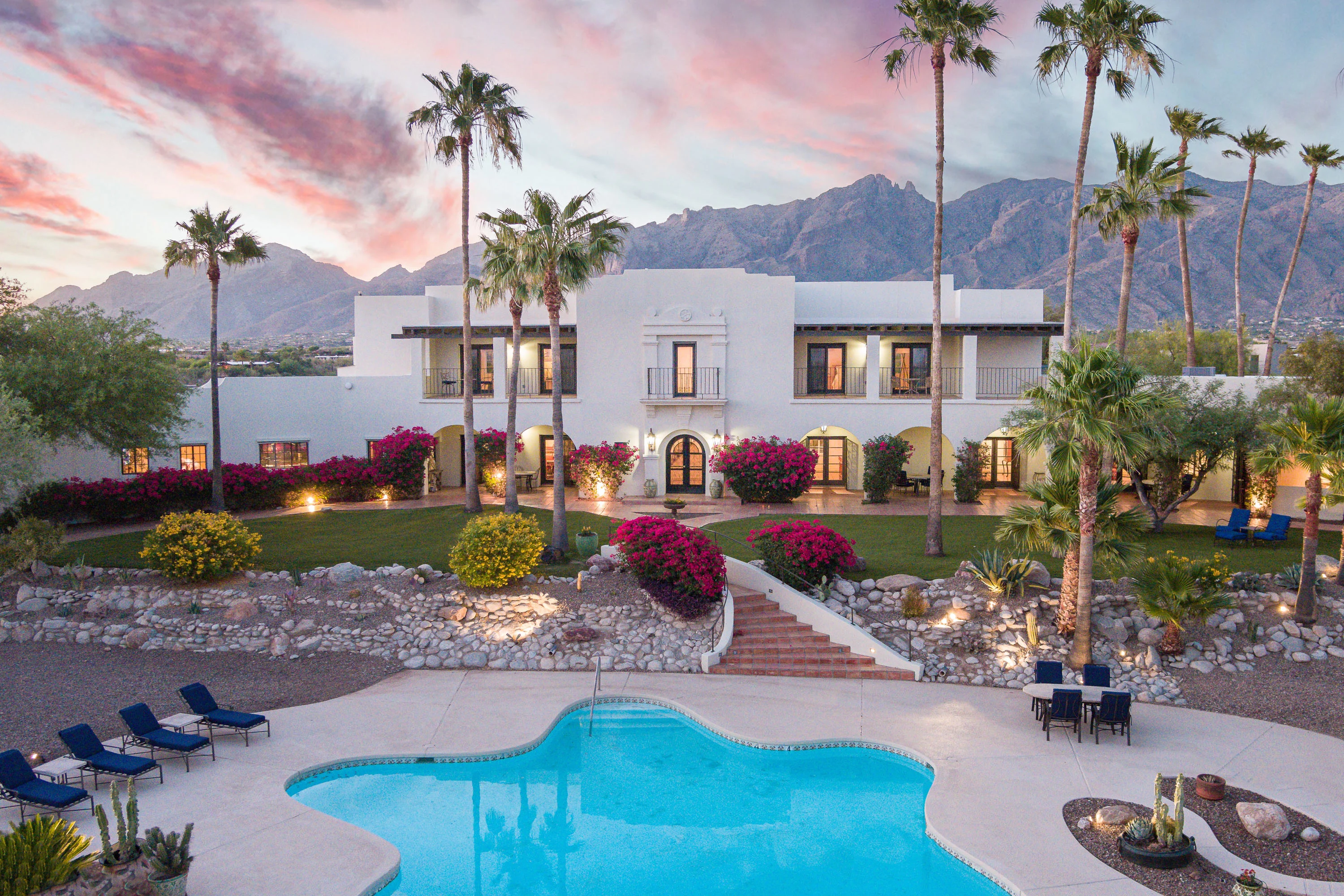 5201 North Hacienda Del Sol Road, Tucson, Arizona 85718 - Eleven_Arches_02_nyn1ad