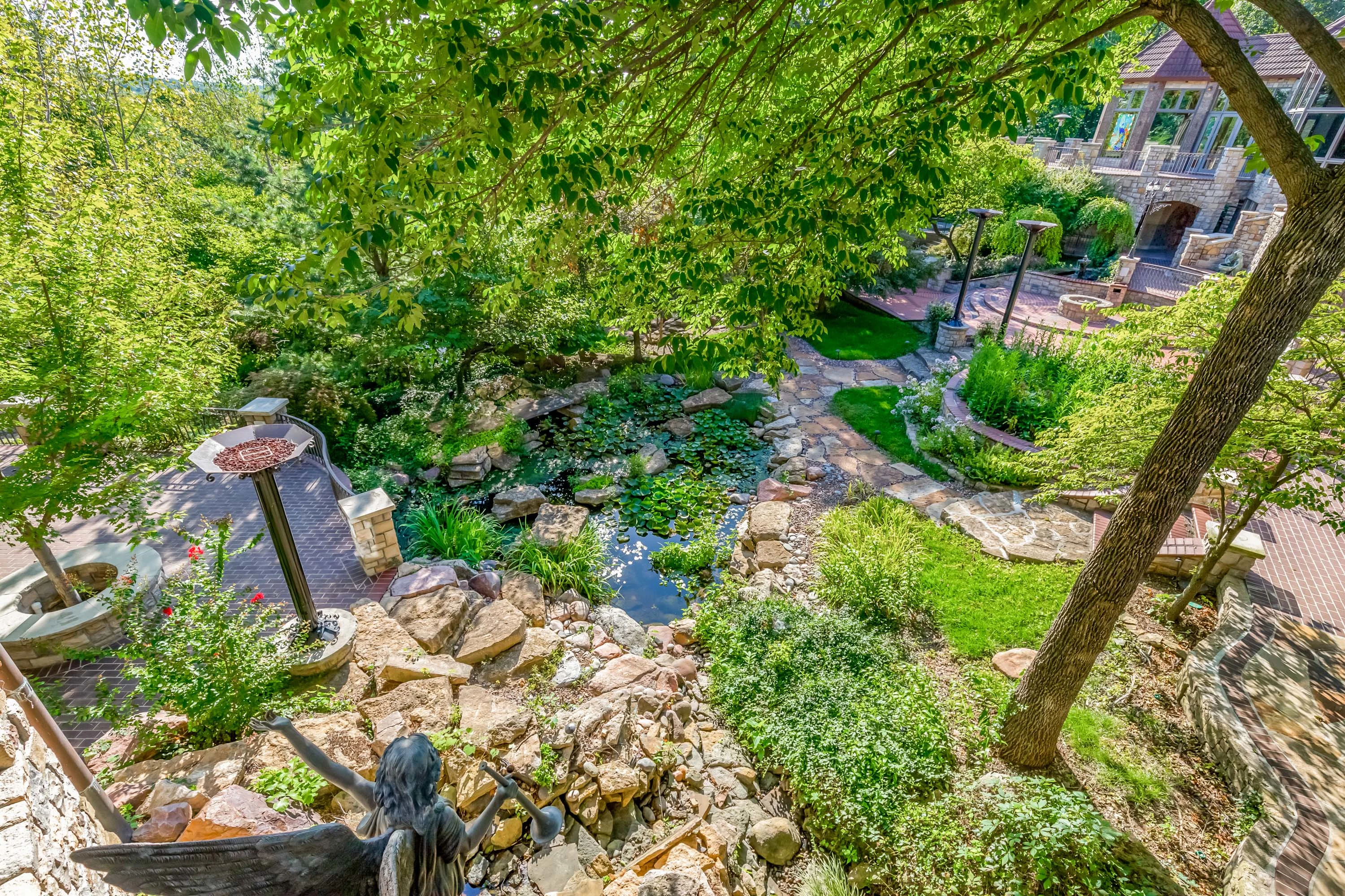 5225 Renner Road, Lake Quivira, Kansas City, Kansas 66217 - 5225-renner-road-lake-quivira-kansas-075_qgq6ho