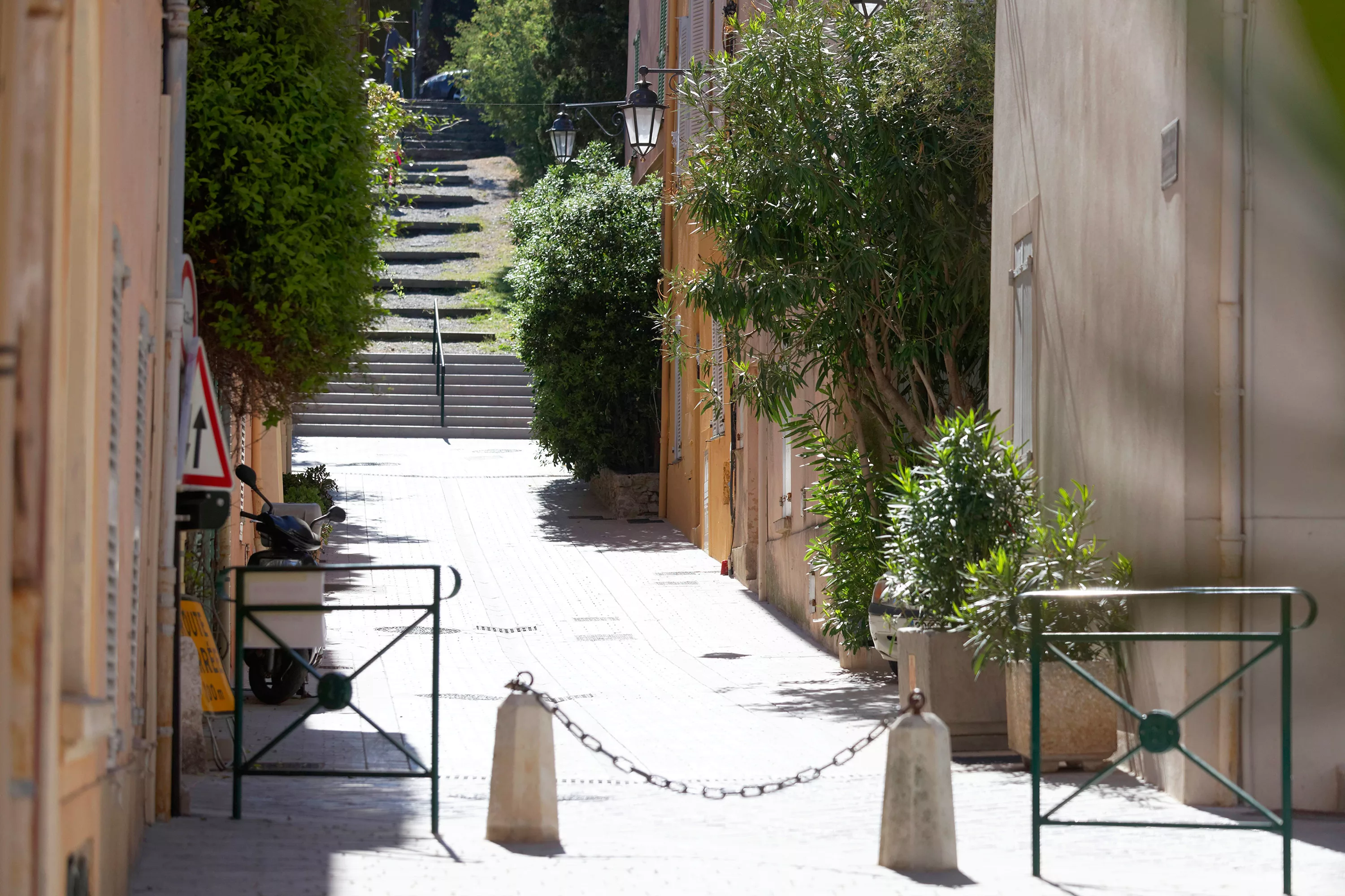 2-4 Rue de Pecheurs, La Ponche, Saint Tropez, 83990, France - villa-la-ponche-saint-tropez-france-luxury-real-estate-21_pn11g4