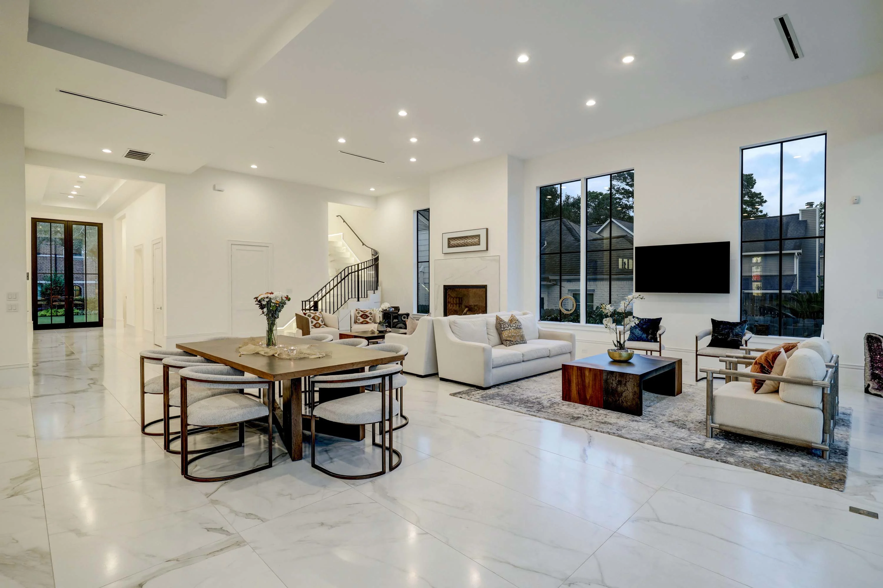 2501 Addison Road, Houston, Texas 77030 - 2501-addison-road-houston-texas06_hlfqq8
