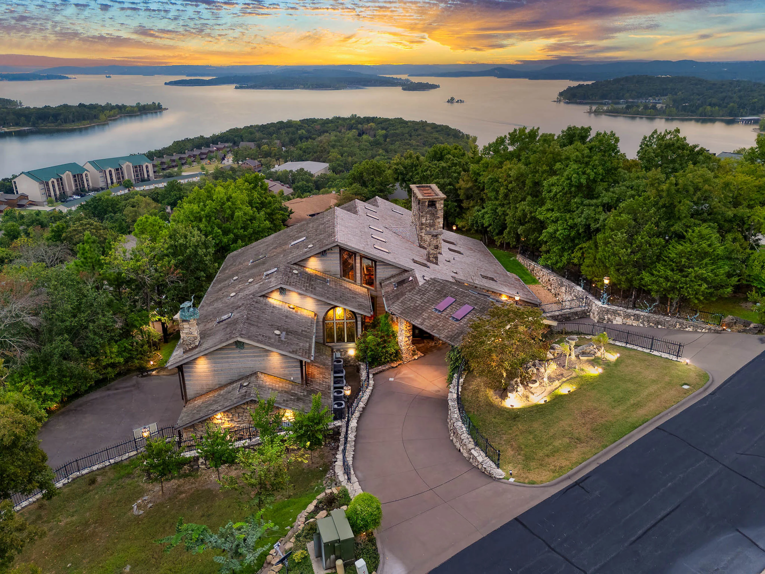 88 End of Trail Drive, Branson, Missouri 65616 - 88_End_Of_Trail_Dr_02_eoorrw
