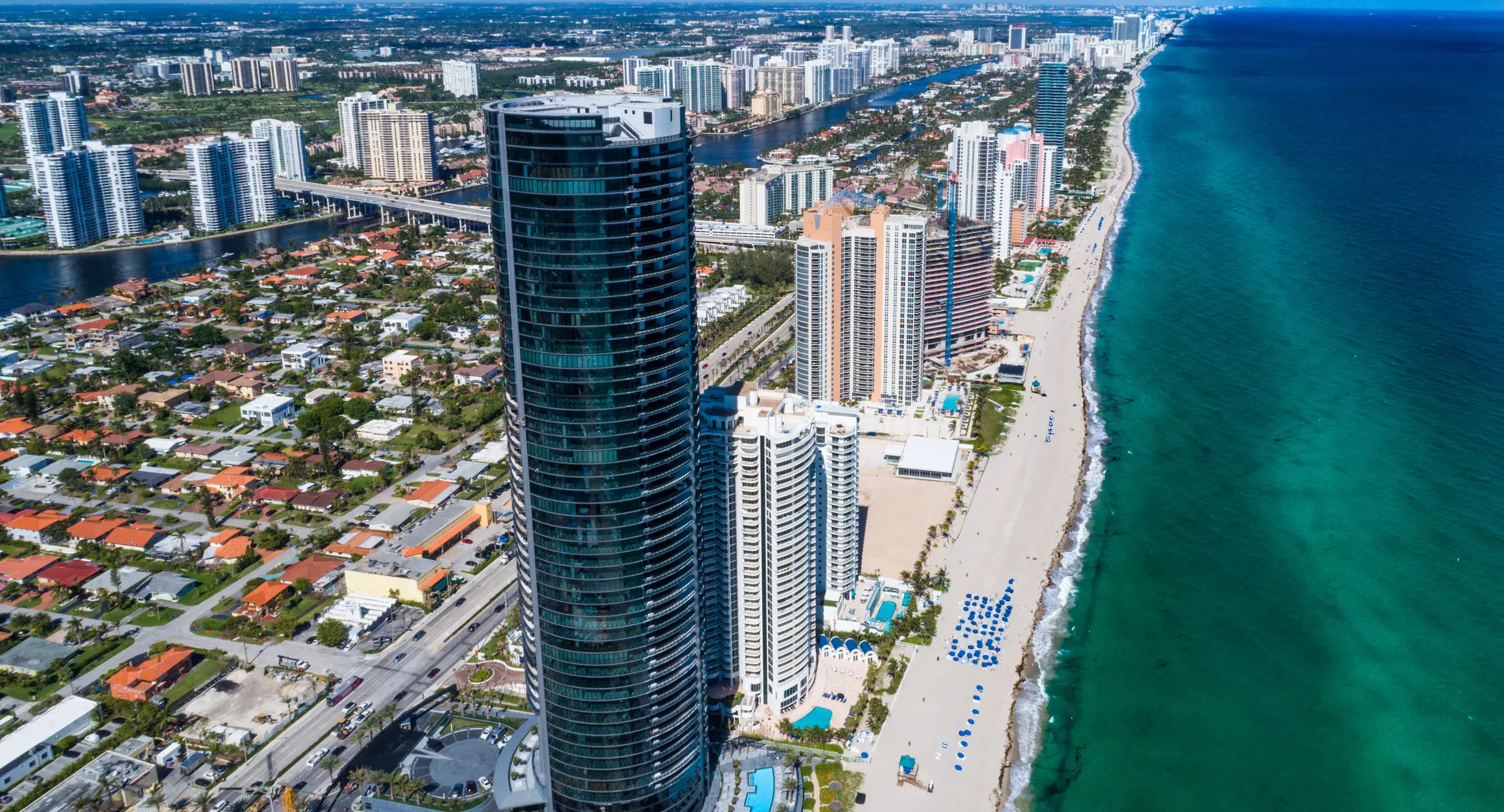 18555 Collins Avenue Apt 3605, Porsche Design Tower, Miami, Florida 33160 - porsche-design-tower-residence-3605-18555-collins-avenue-sunny-isles-beach-florida01_hsmdtb