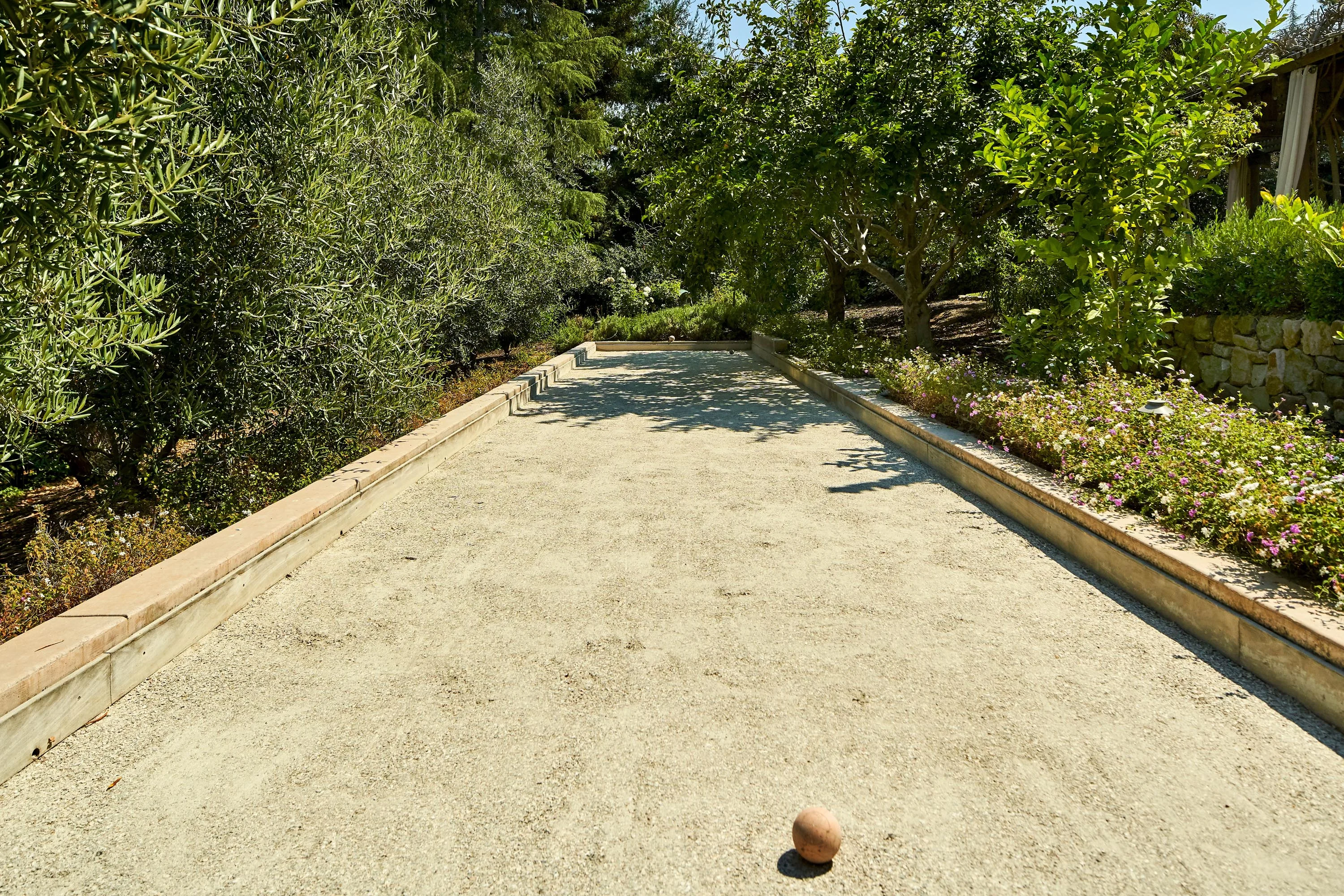 690 Loyola Drive, Silicon Valley, California 94024 - 690-loyola-drive-los-altos-hills-california59_ntdg9z