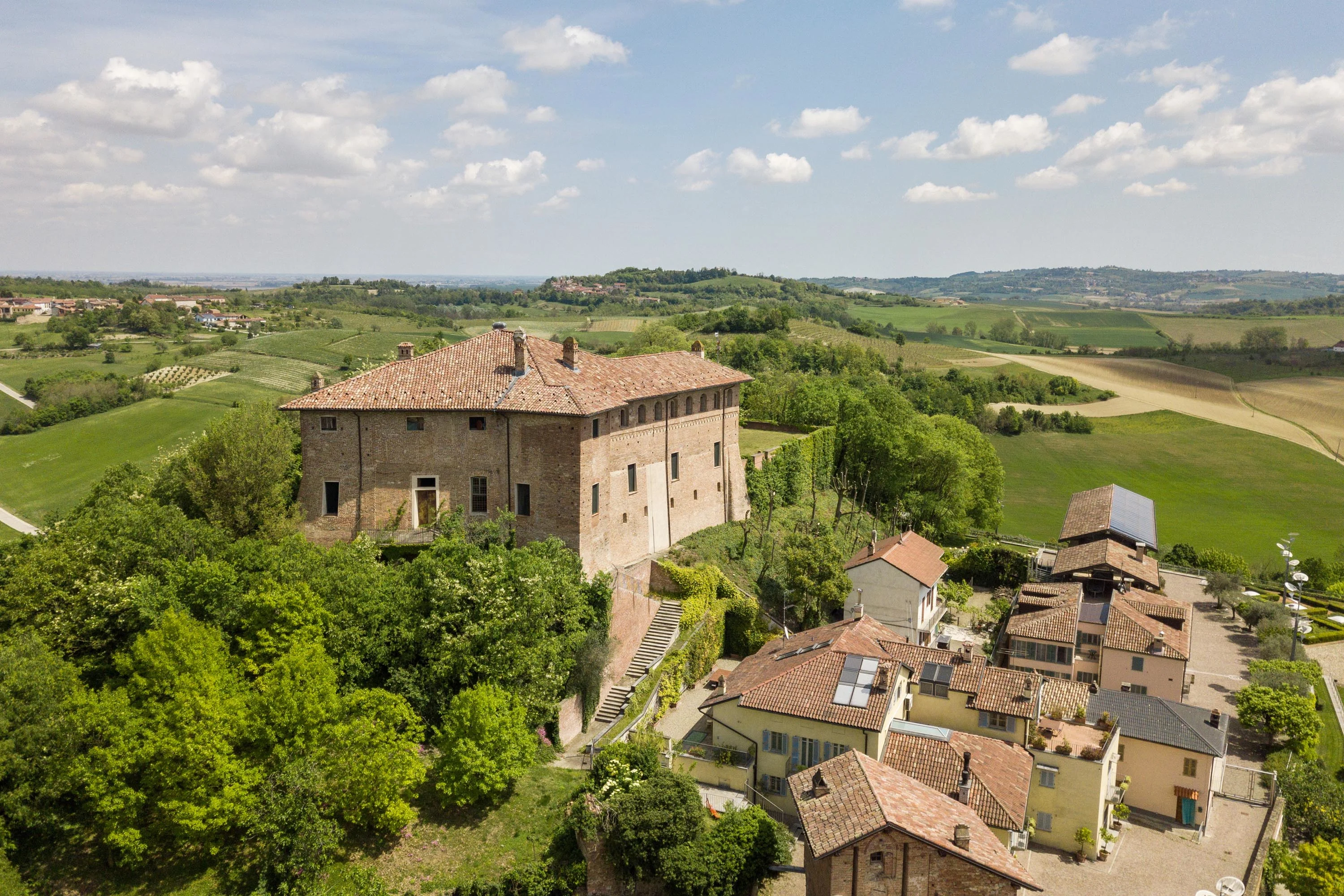 Castello di Solonghello, Monferrato, Piedmont, Piedmont 15020 , Italy - castello-di-solonghello-piazza-castello-15020-solonghello-italy36_jlohxc