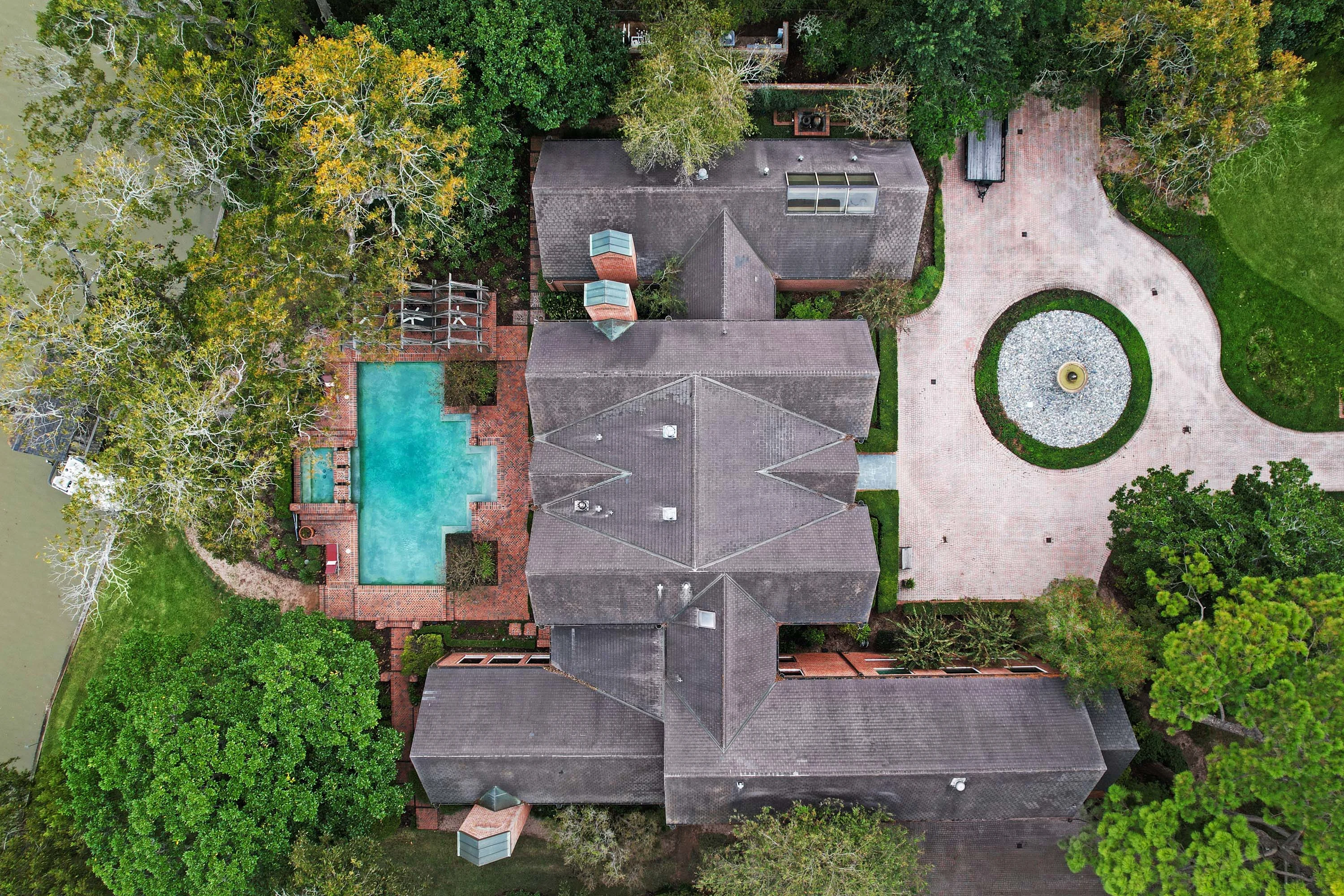 427 West Alkire Lake Drive, Sugar Land, Houston Area, Texas 77478 - 33_-_Alkire_Lake_W_427_Aerial_118_1_1_R_j8bswb