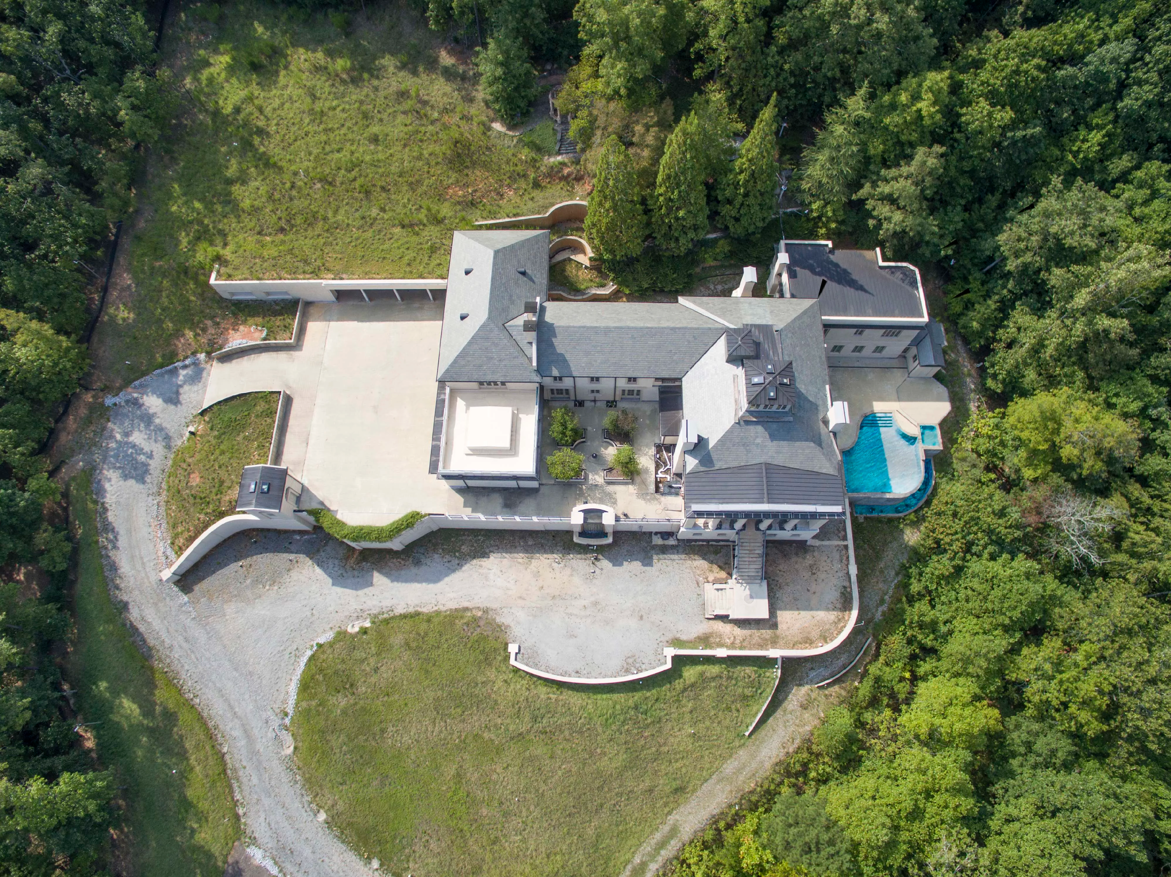 9110 Barkston Drive, Atlanta, Georgia 30022 - 9110-barkston-way-alpharetta-georgia03_ugrydc
