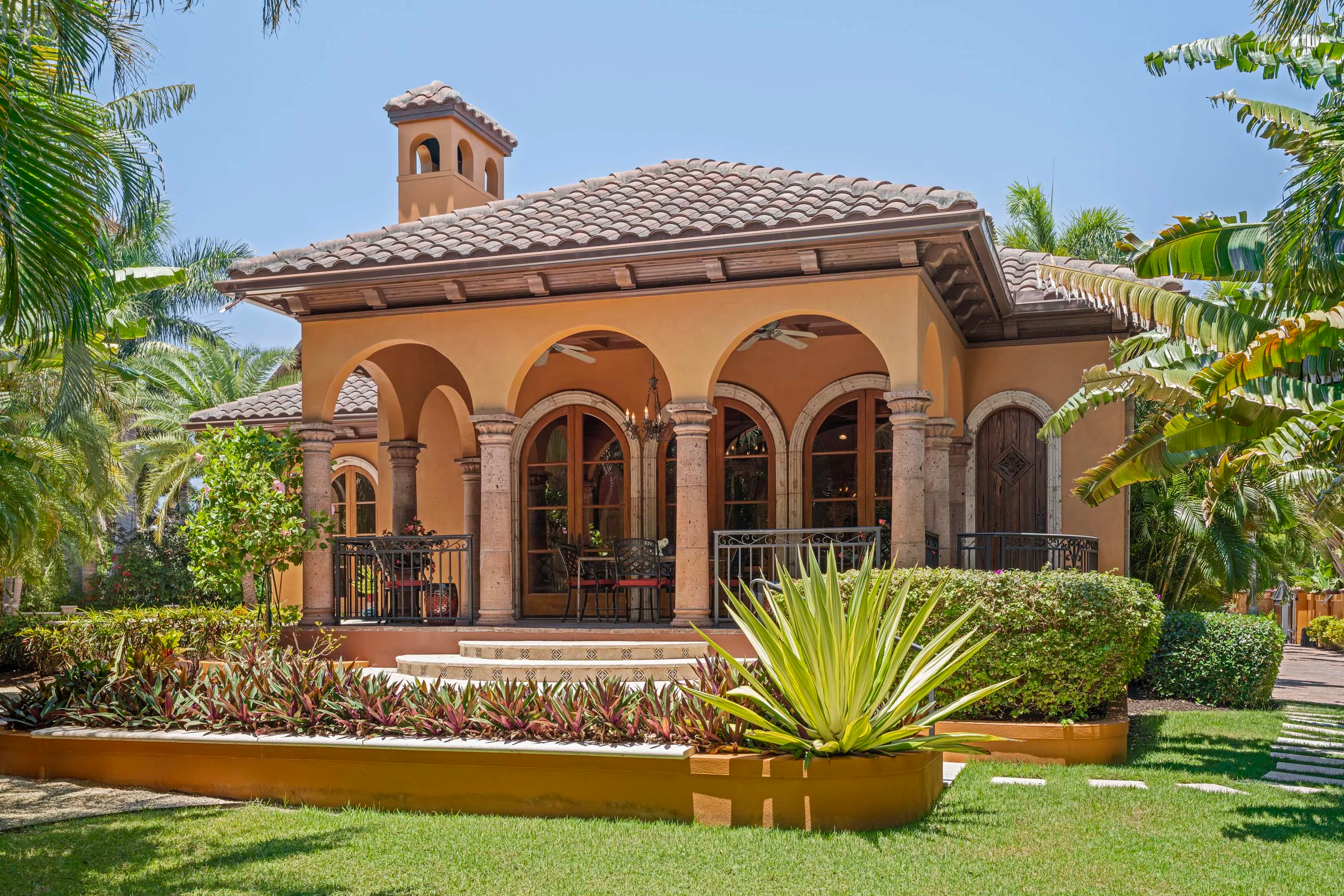 1924 Lincoln Drive, Sarasota, Florida 34236 - 27_-_1924_LNCOLN_RD_HR_ADJ_010_gho2qk