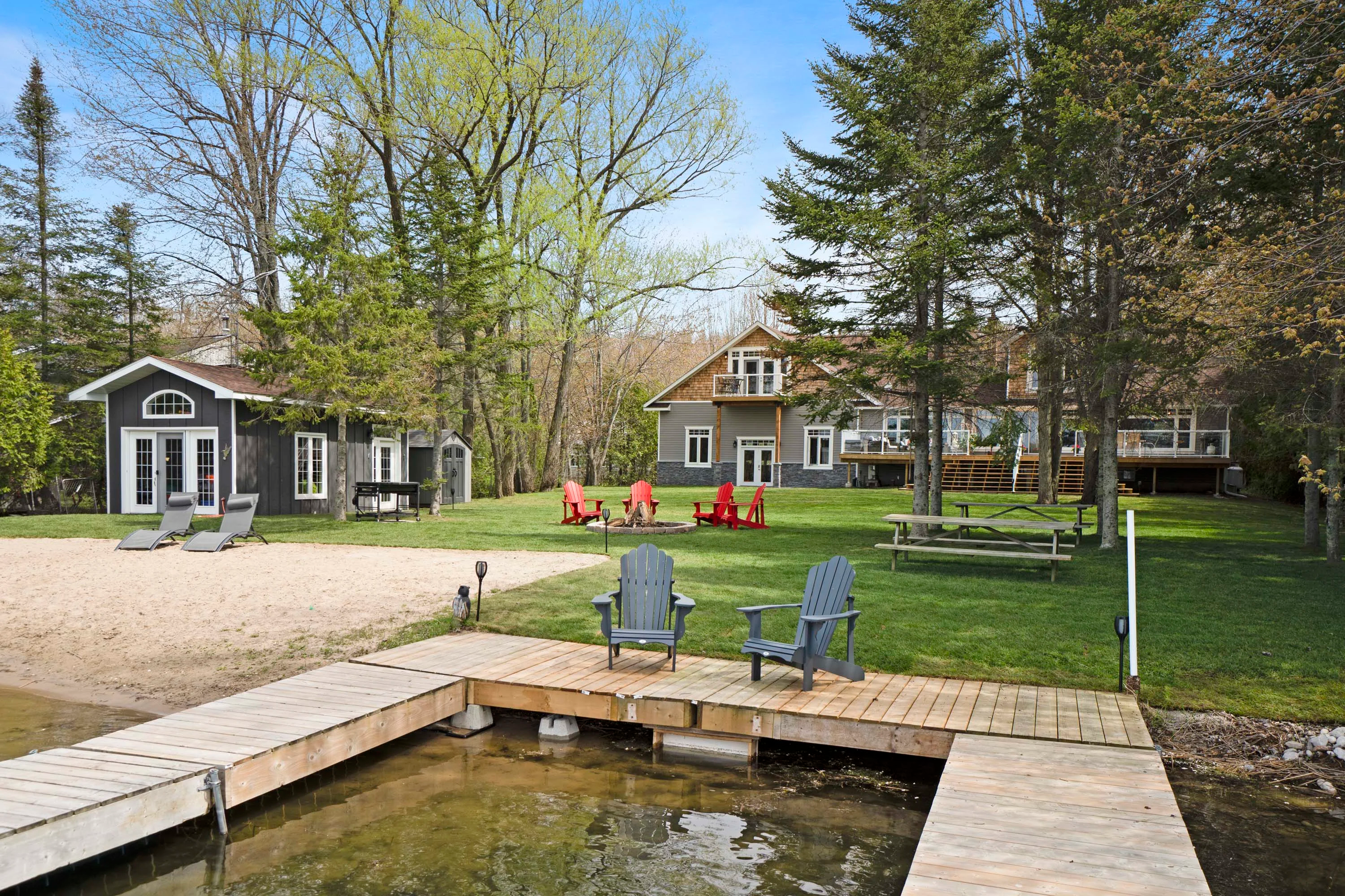 4136 McRae Park Road, Near Toronto, Ontario L3V 0S2, Canada - 4136-mcrae-park-road-ramara-ontario-canada27_quqwrn