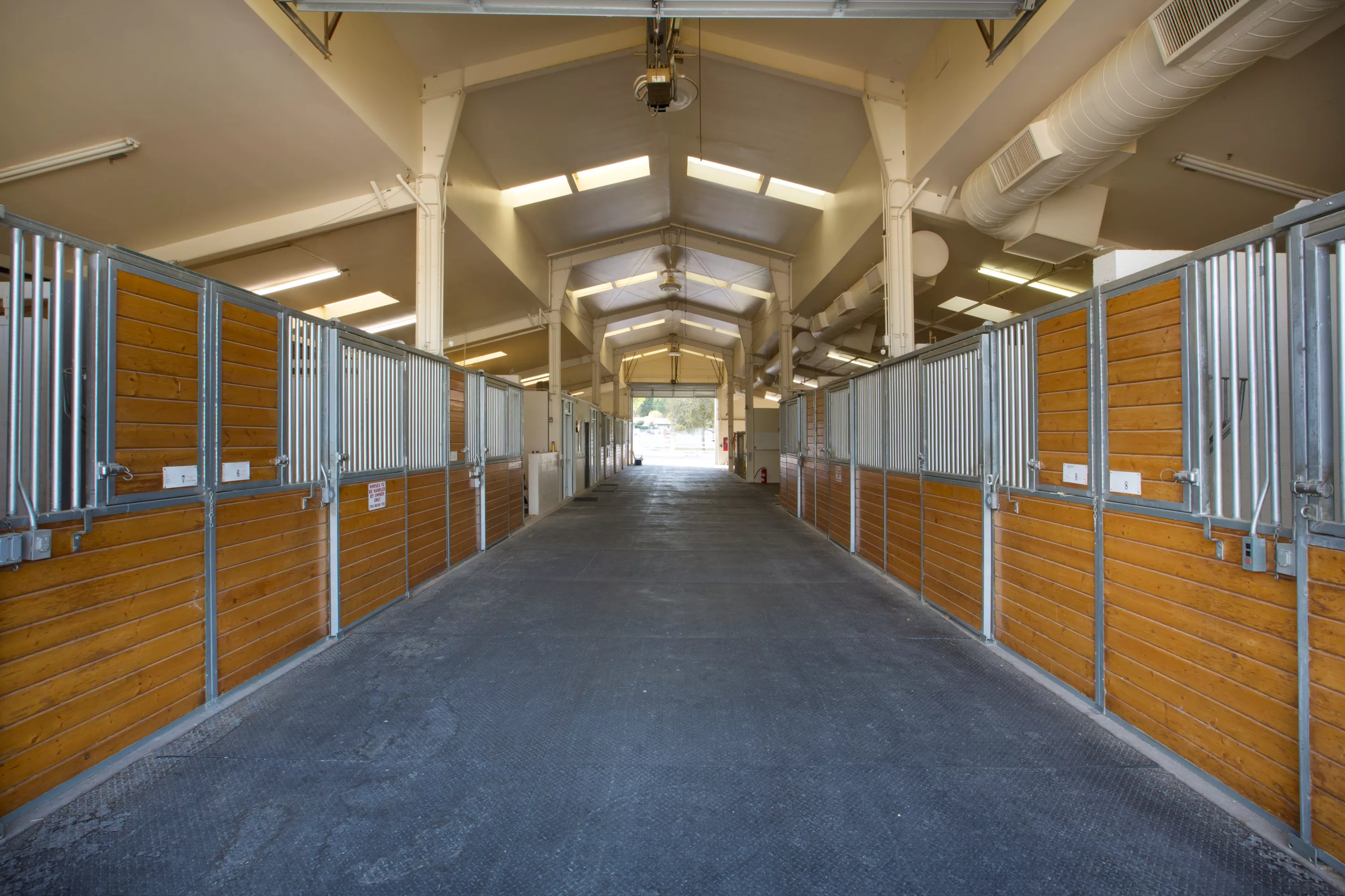 3910 E Russell Rd, Las Vegas, Nevada 89120 - 3910_e_russell_rd_las_vegas_nv-13_mpu2ye