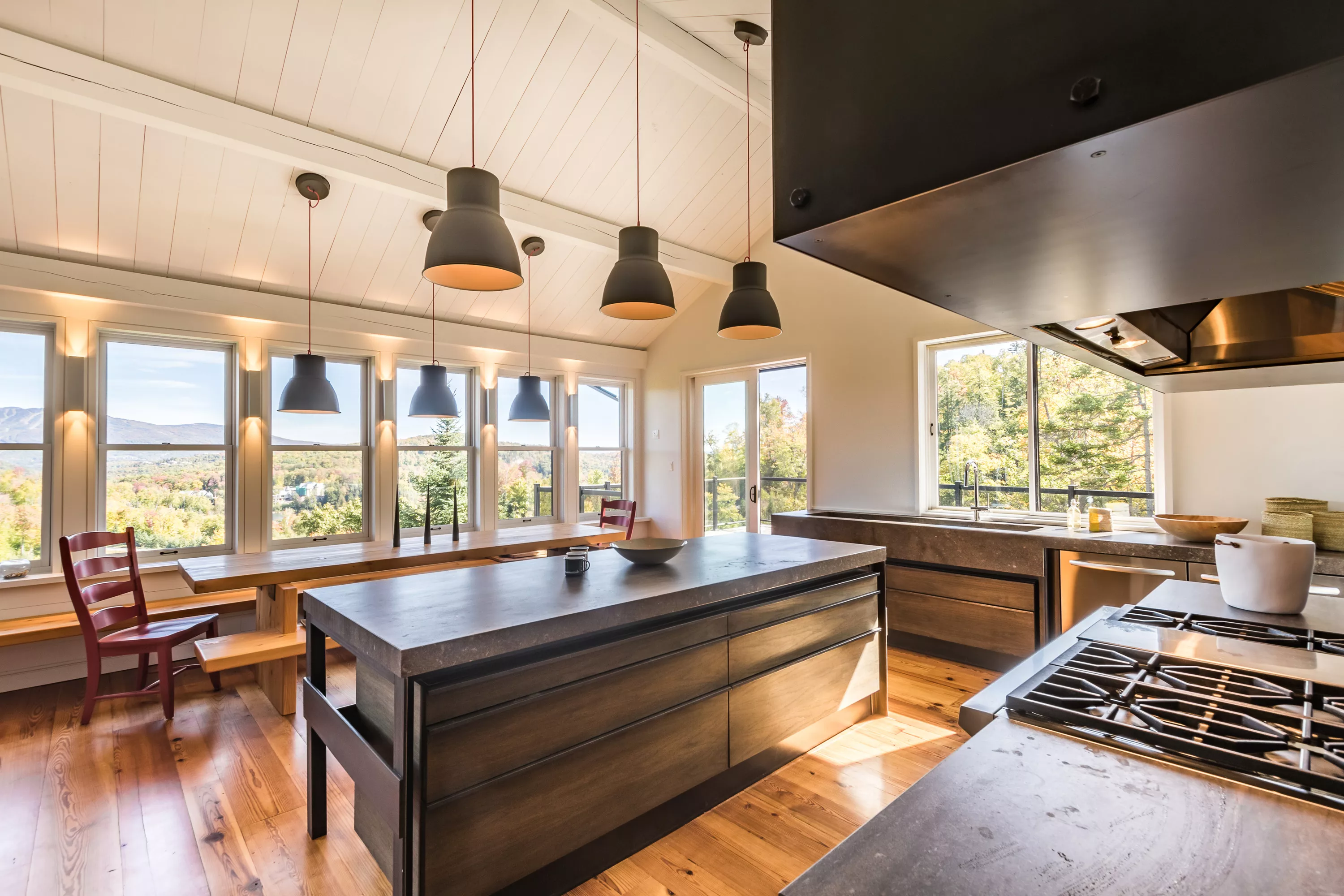 11 Chemin Killarney, Mont-tremblant, Quebec J8E 0C8, Canada - 11_Chemin_Killarney_Mont_Tremblant_Quebec_Canada11_m83i5x