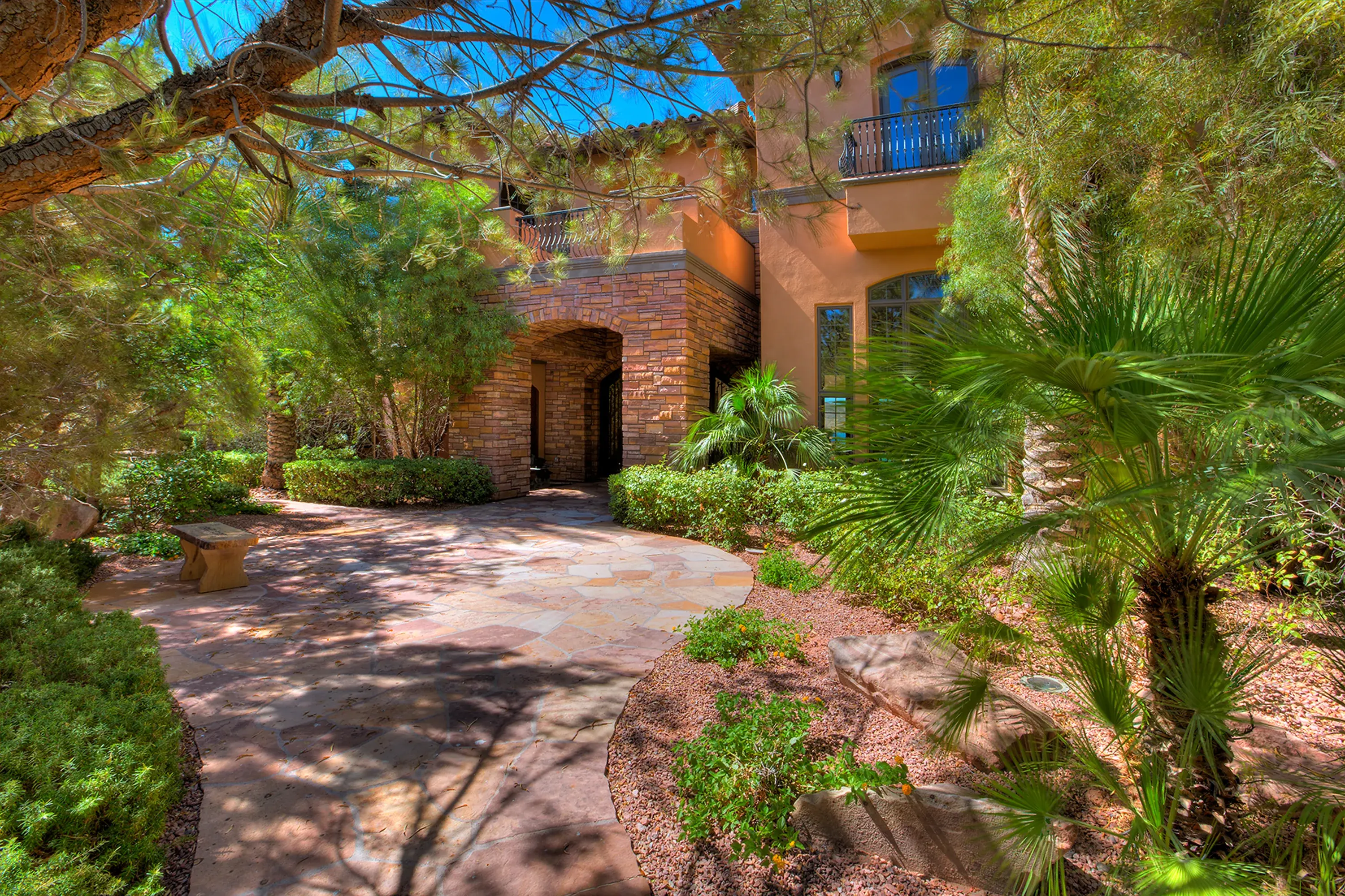 43 Rue Mediterra Drive, Lake Las Vegas, Nevada  - 43-rue-mediterra-drive-henderson-nevada03_wgoyqg