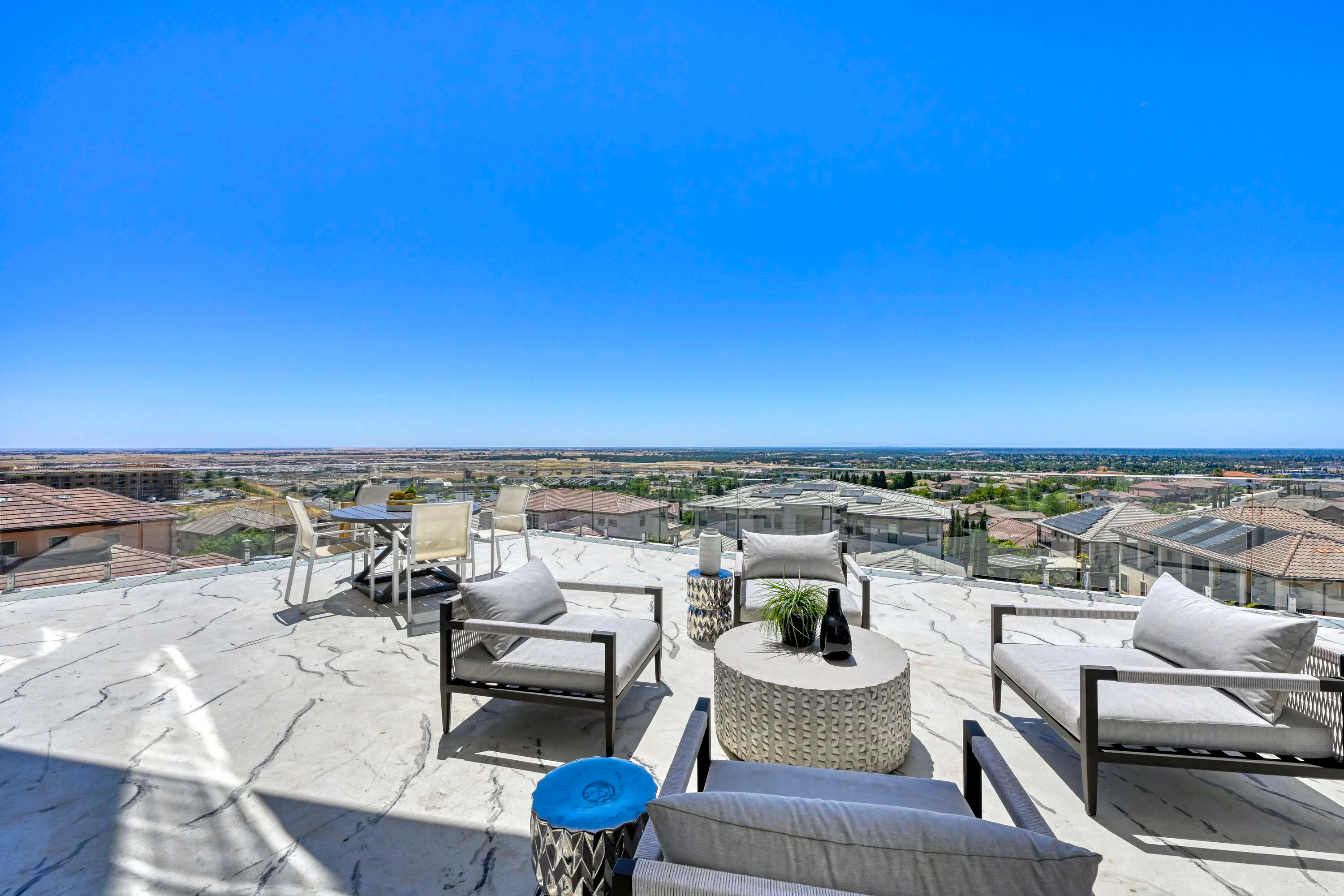 312 Tobrurry Way, Folsom, Near Sacramento, California 95630 - 13_-_312_Tobrurry_Way_-_27_a5jg8e