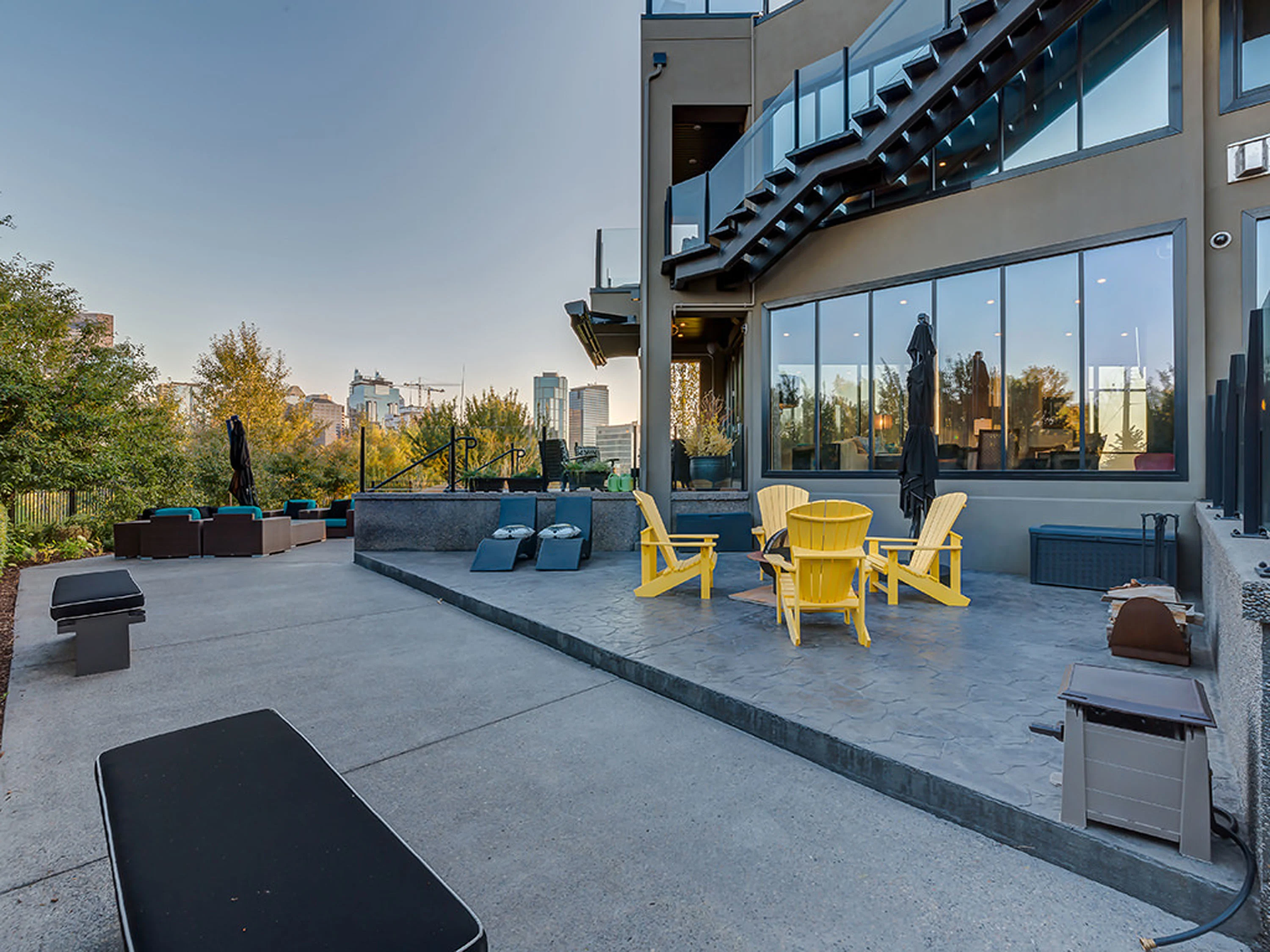 102 Crescent Road NW, Calgary, Alberta T2M 3Z9, Canada - 102-crescent-road-north-west-calgary-alberta-canada58_r2zyn9