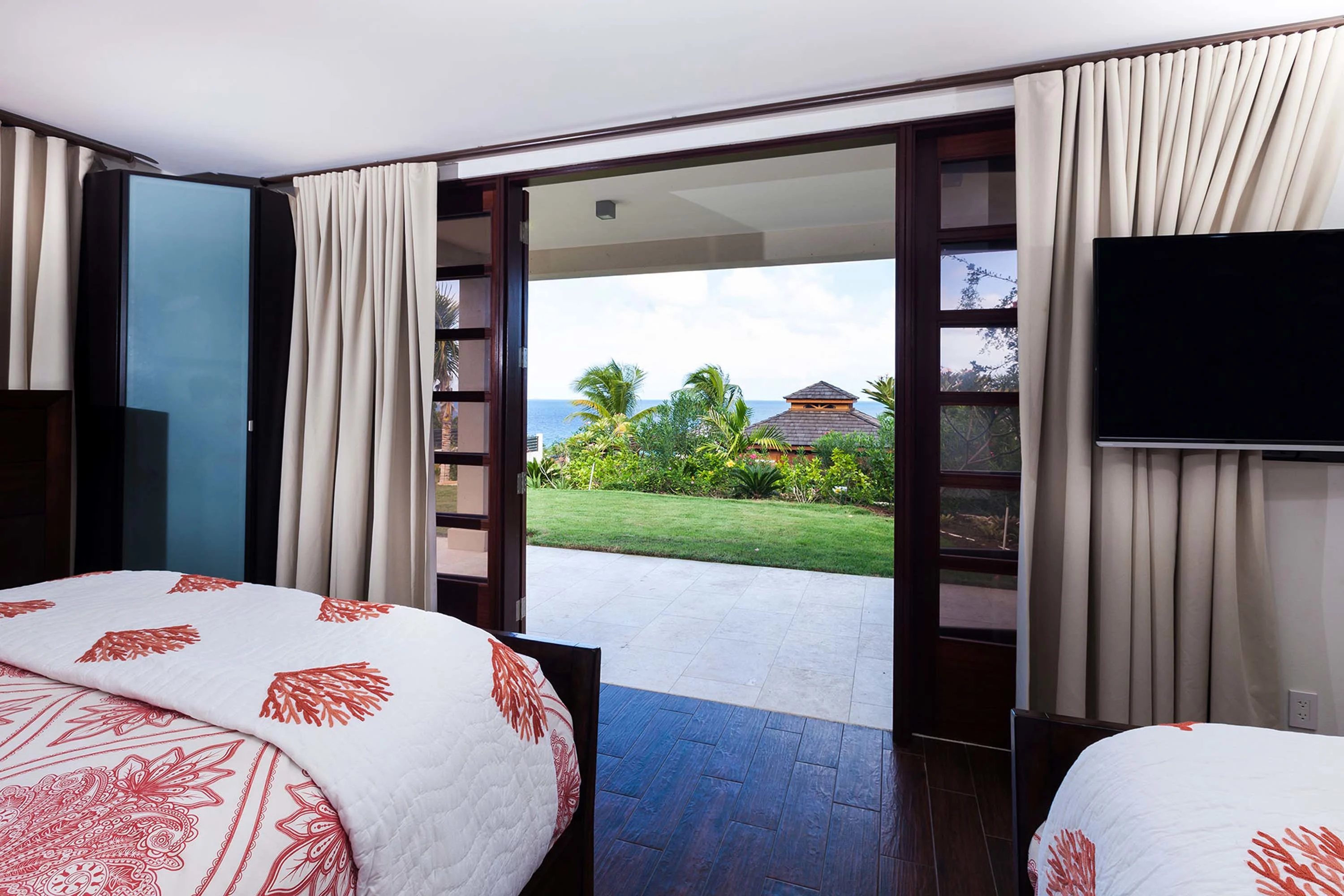 Nevaeh Villa, Long Bay Beach, Long Bay Village , Anguilla - 22_-_GuestHouse_PearlBedroom_evoxt1