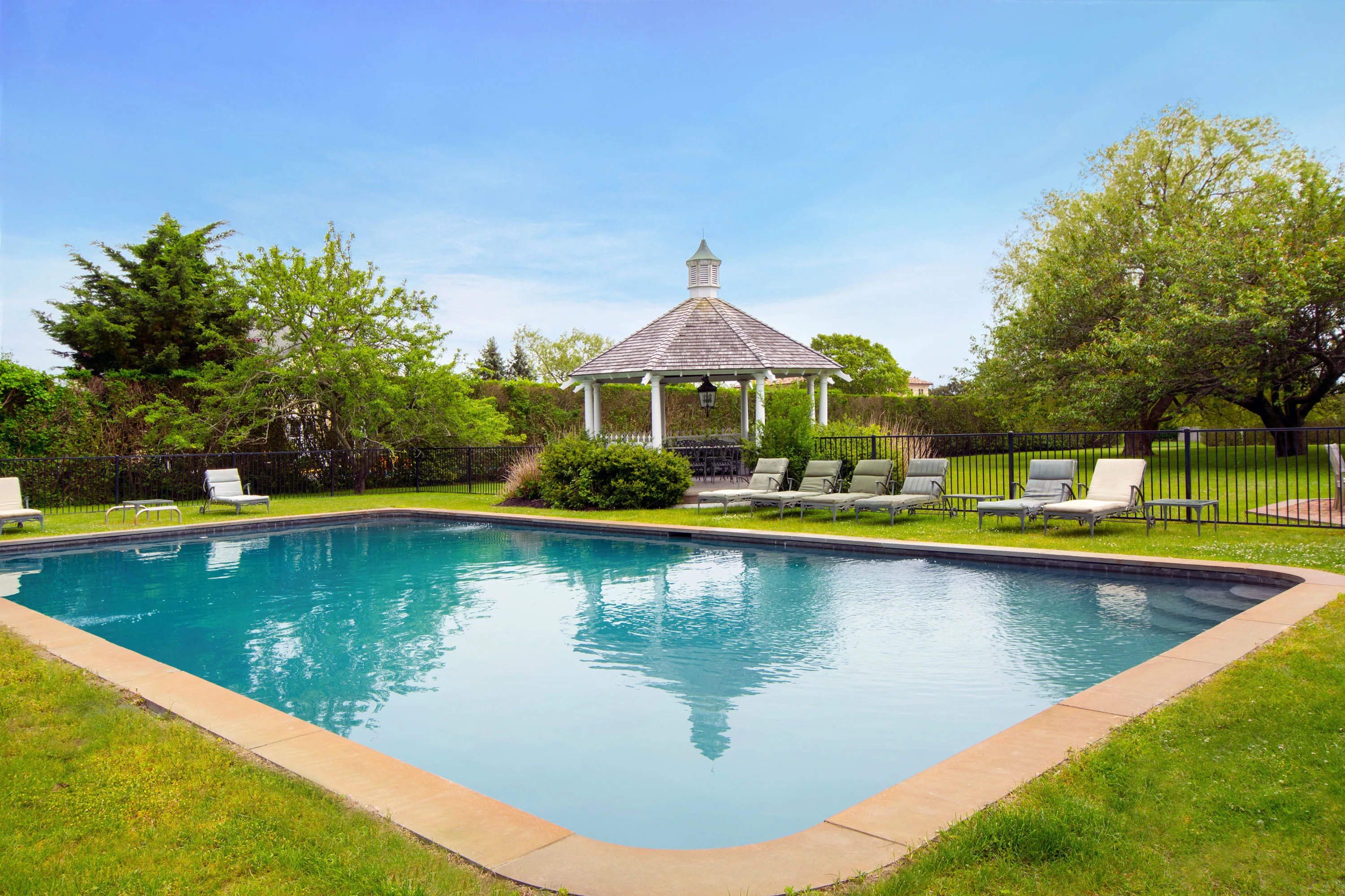 14 Halsey Ave, Westhampton Beach, New York 11978 - 14-halsey-ave-westhampton-beach-ny-23-13-14-53-5353_yehg2p
