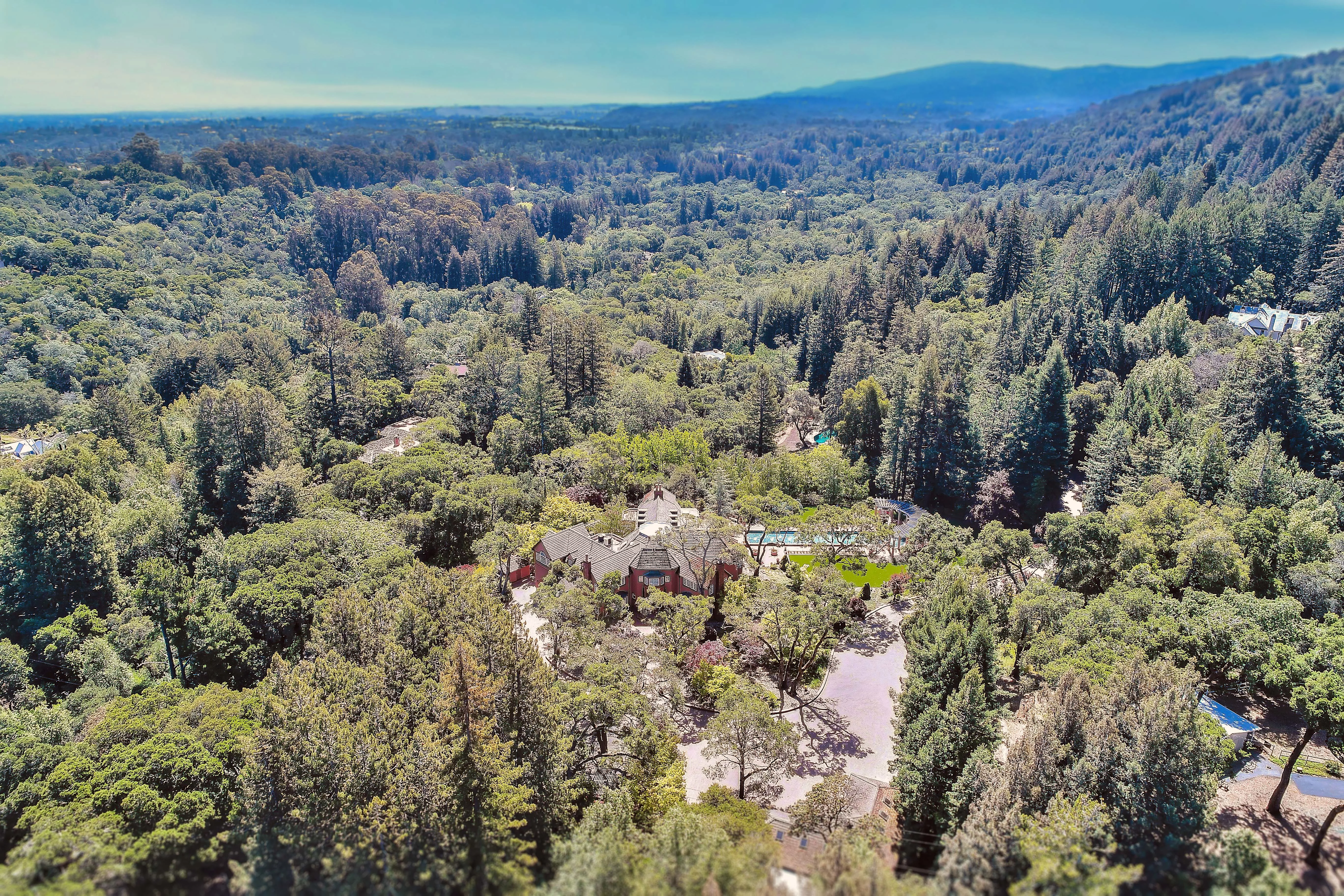 700 Kings Mountain Road, Woodside, California 94062 - 700-kings-mountain-road-woodside-california02_lsfxgu